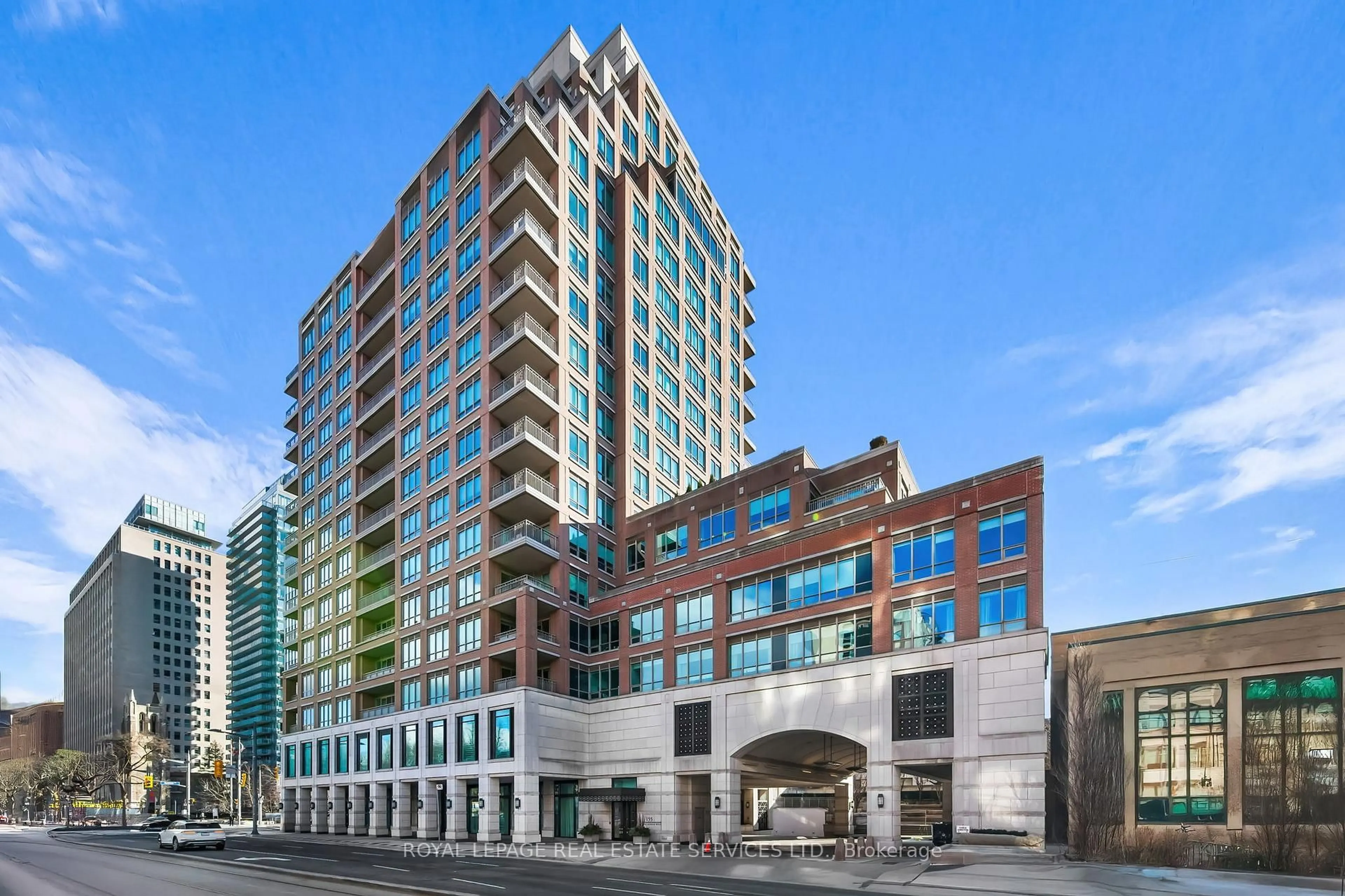 Indoor foyer for 155 St Clair Ave #1701, Toronto Ontario M4V 0A1