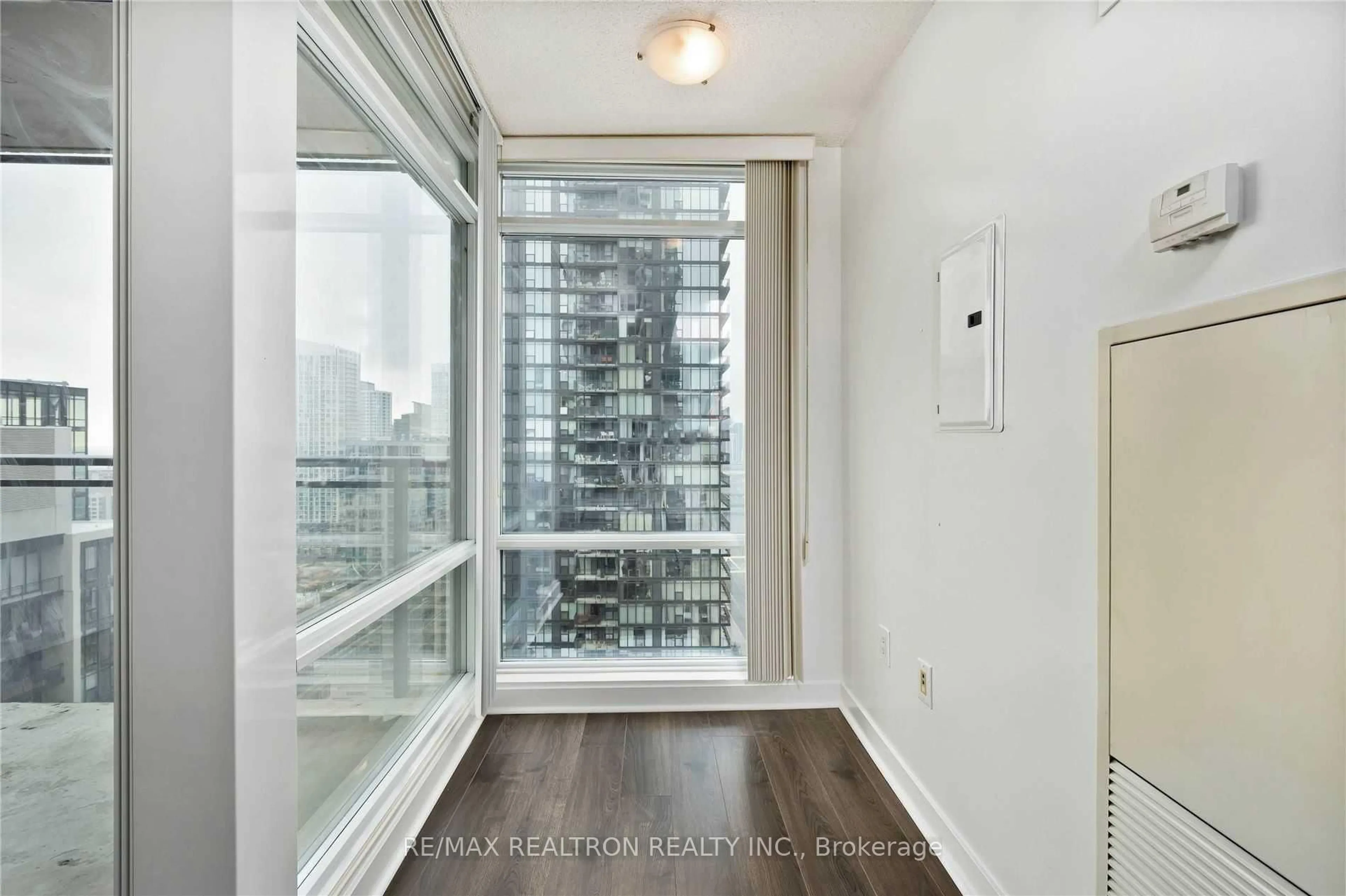 Indoor entryway for 25 Telegram Mews #2112, Toronto Ontario M5V 3Z1