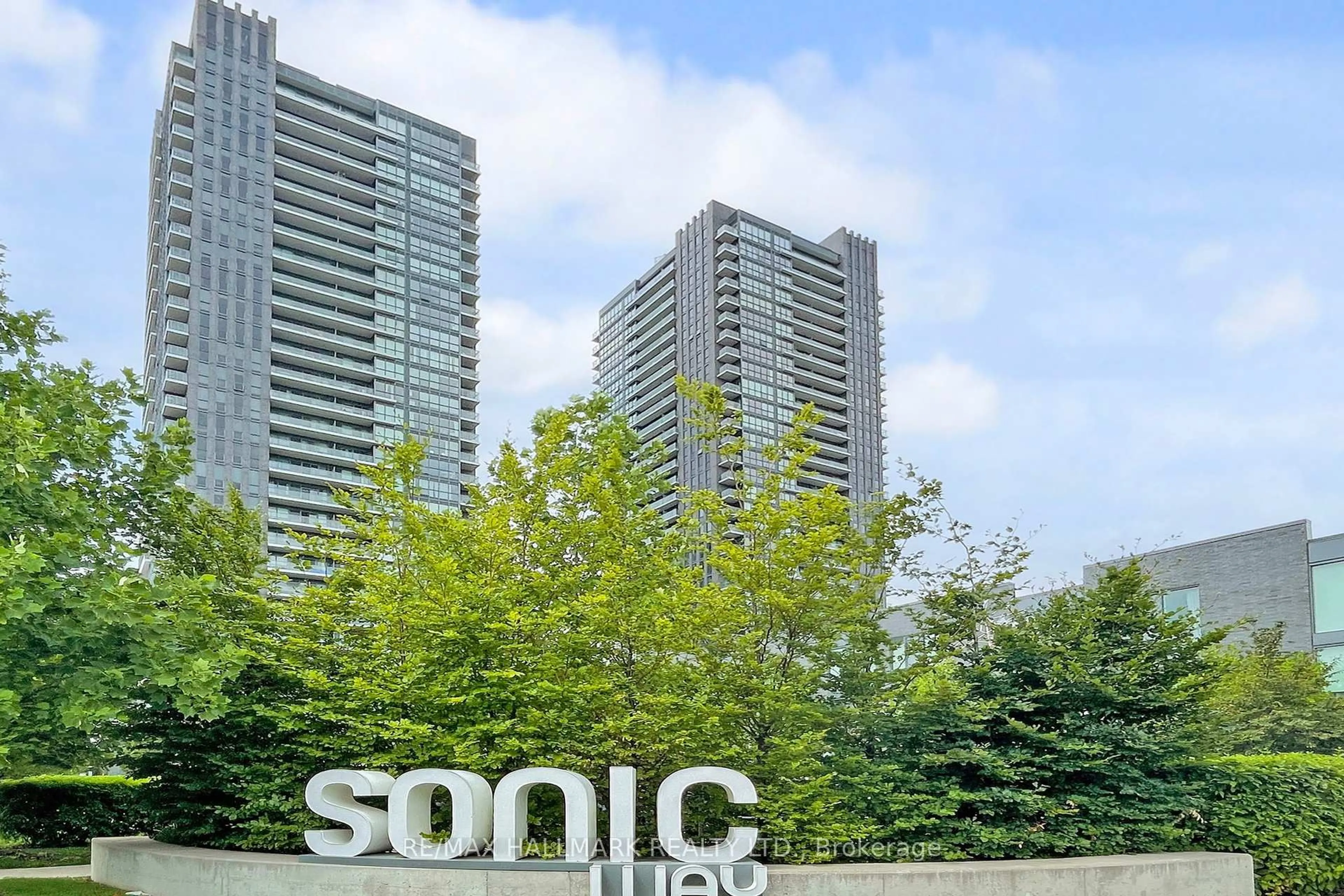 Unknown for 2 Sonic Way #2806, Toronto Ontario M3C 0P2