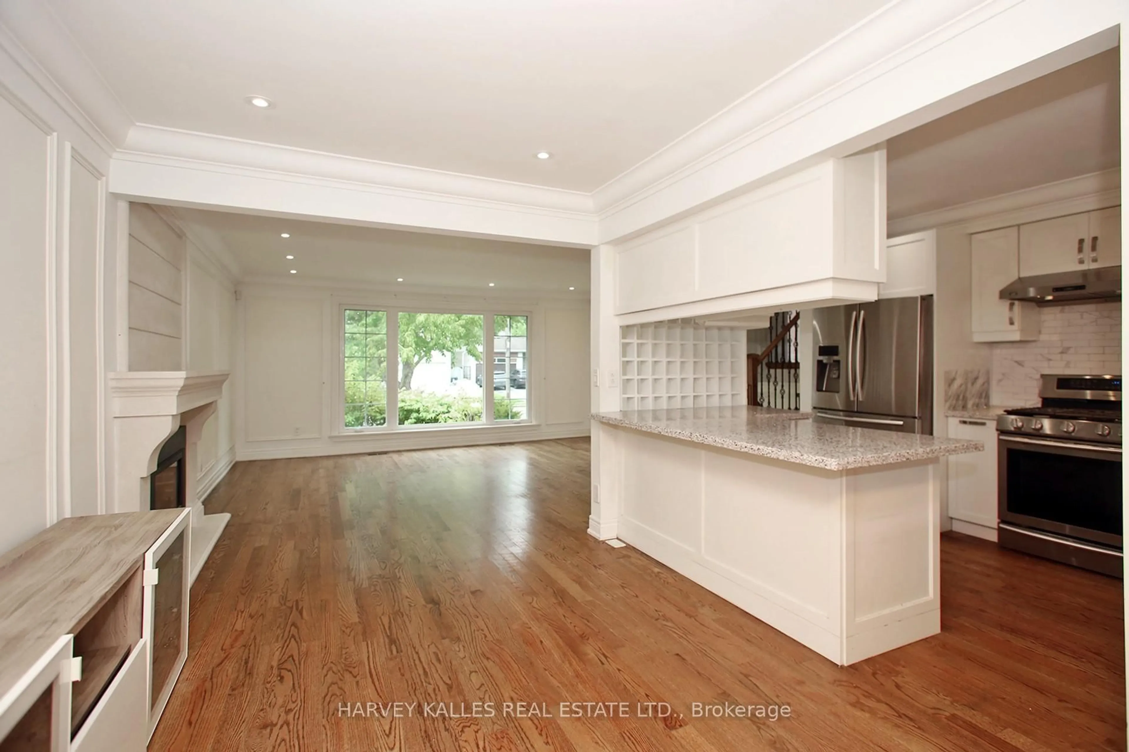 Open concept kitchen, unknown for 140 Wedgewood Dr, Toronto Ontario M2M 2H7