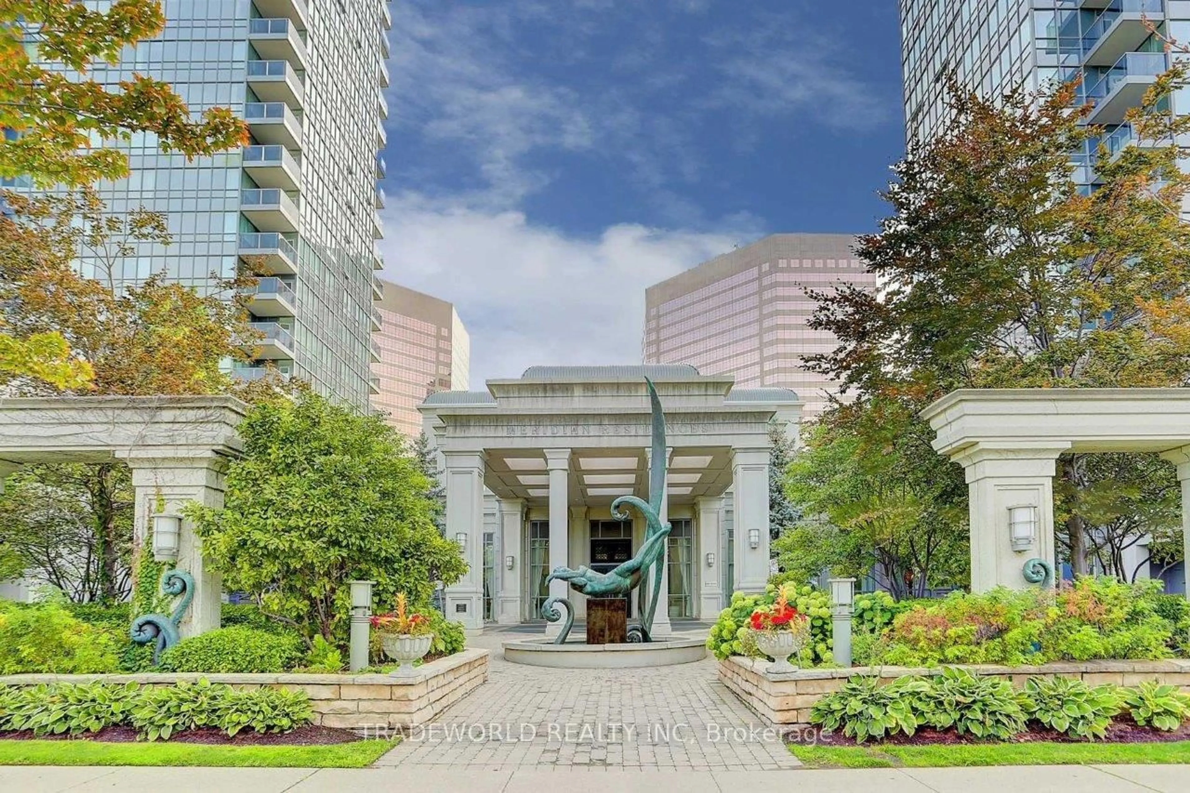 Indoor foyer for 25 Greenview Ave #2526, Toronto Ontario M2M 0A5