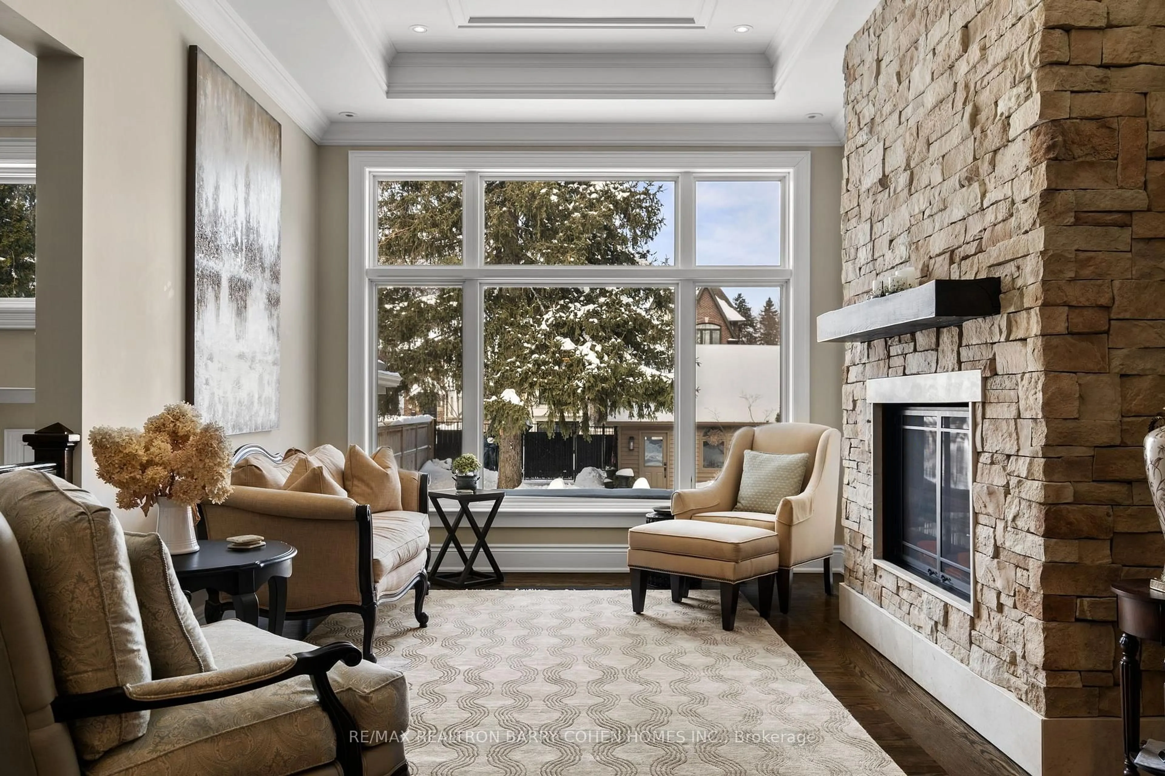Living room with furniture, unknown for 72 Teddington Park Ave, Toronto Ontario M4N 2C6