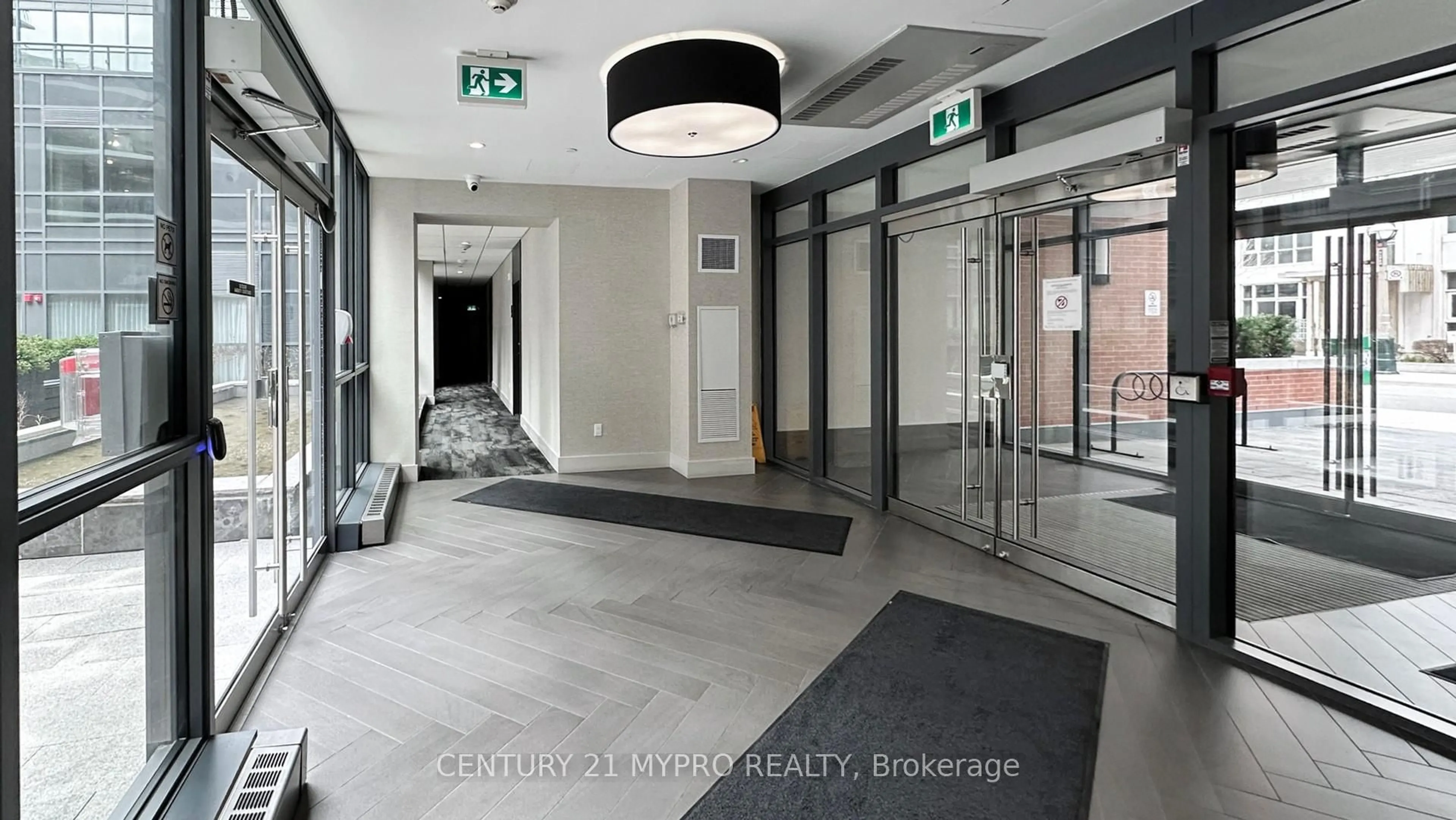Indoor foyer for 38 Iannuzzi St #2510, Toronto Ontario M5V 0S2