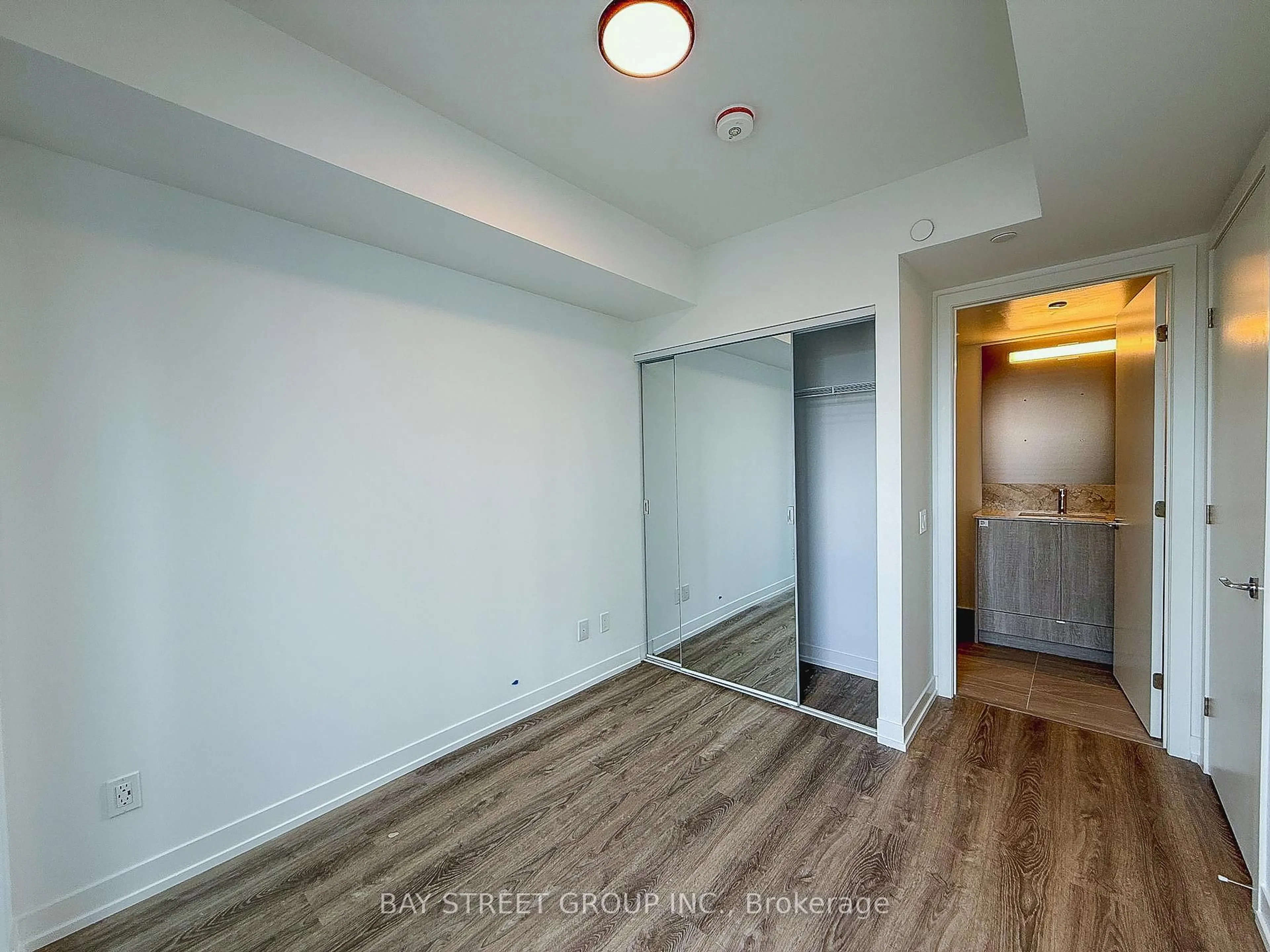 A pic of a room for 771 Yonge St #1906, Toronto Ontario M4W 0B8