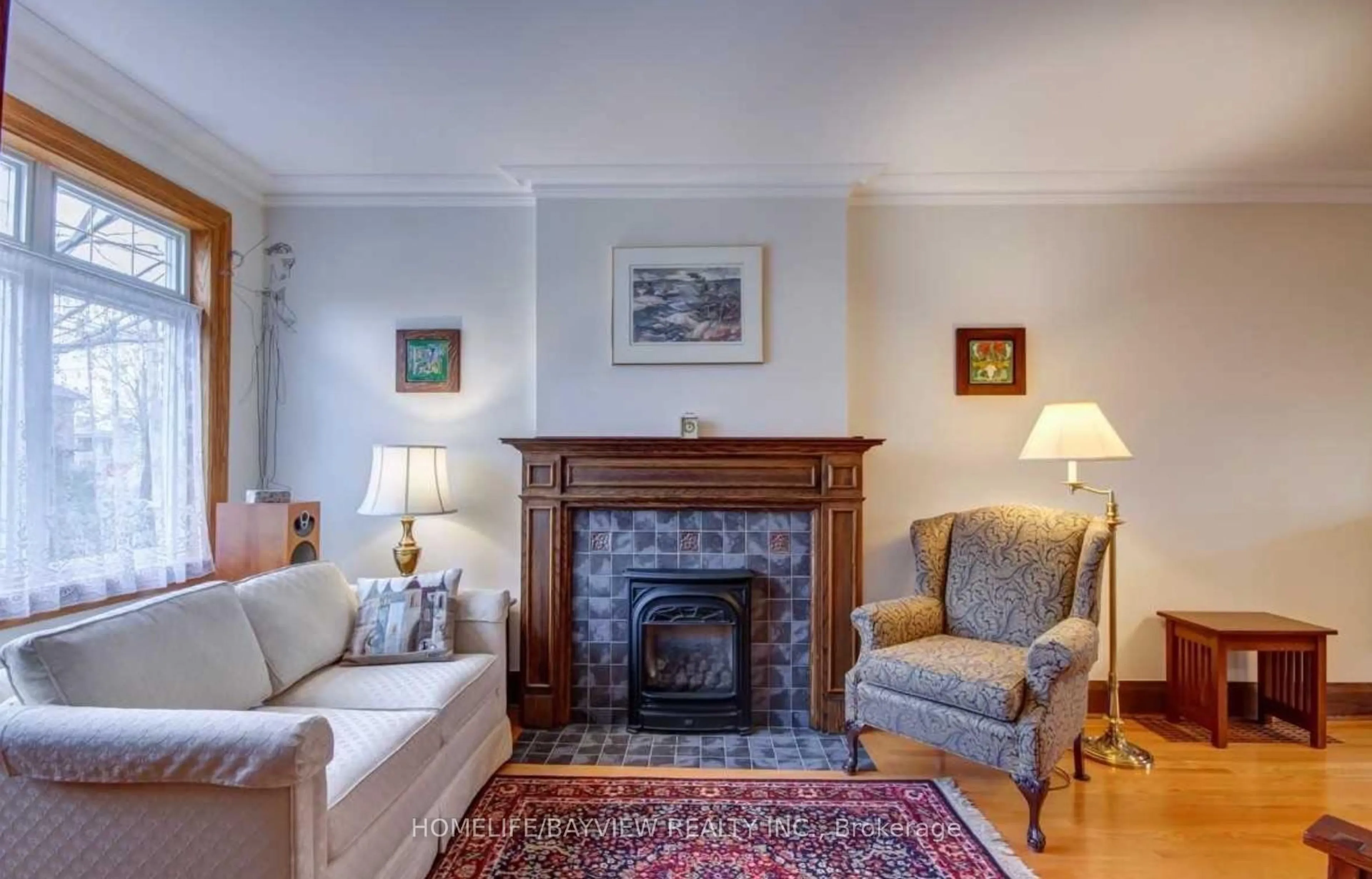 Living room with furniture, unknown for 27 Cranbrooke Ave, Toronto Ontario M5M 1M3