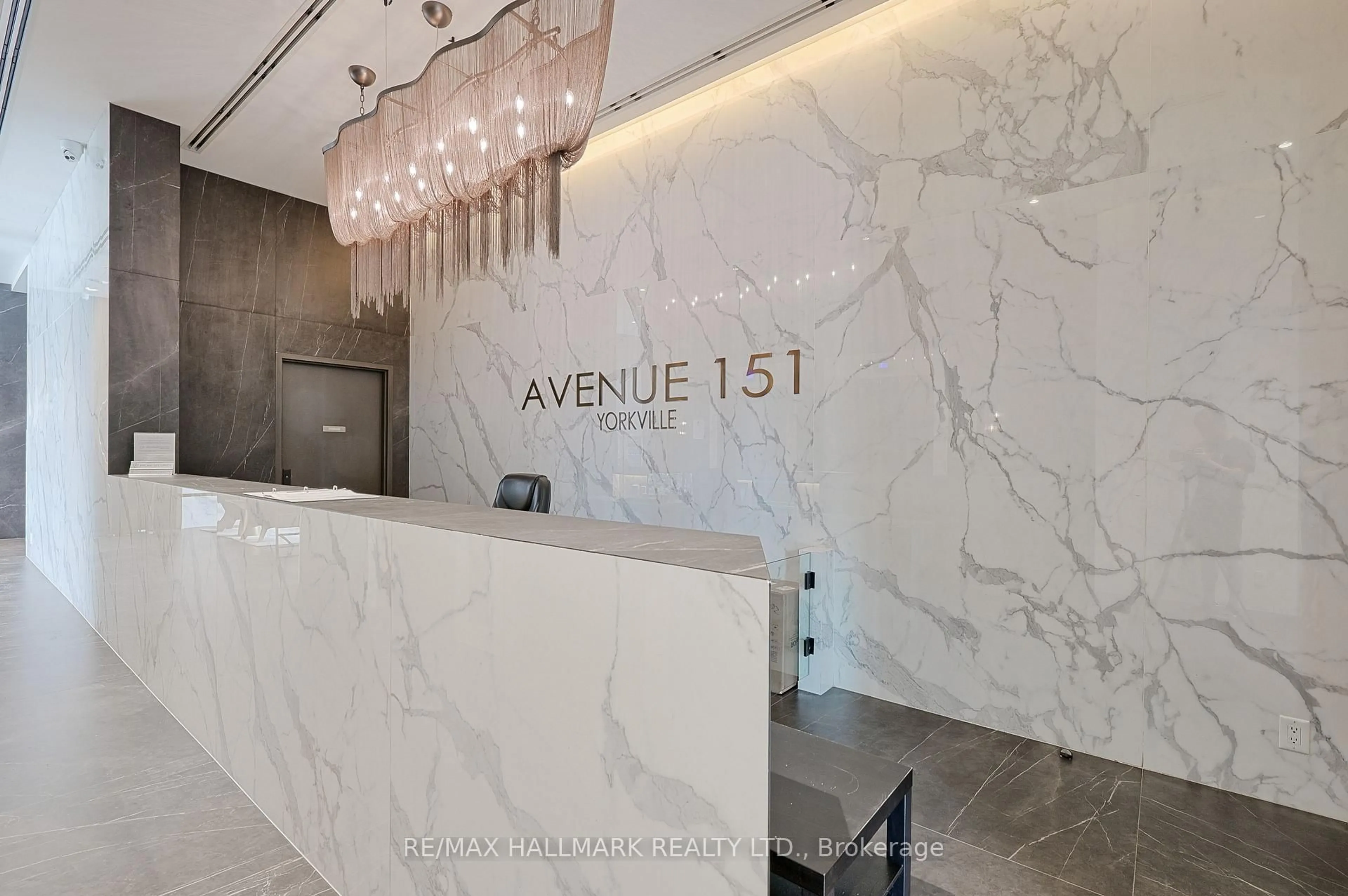 Indoor foyer for 151 Avenue Rd #601, Toronto Ontario M5R 2H7