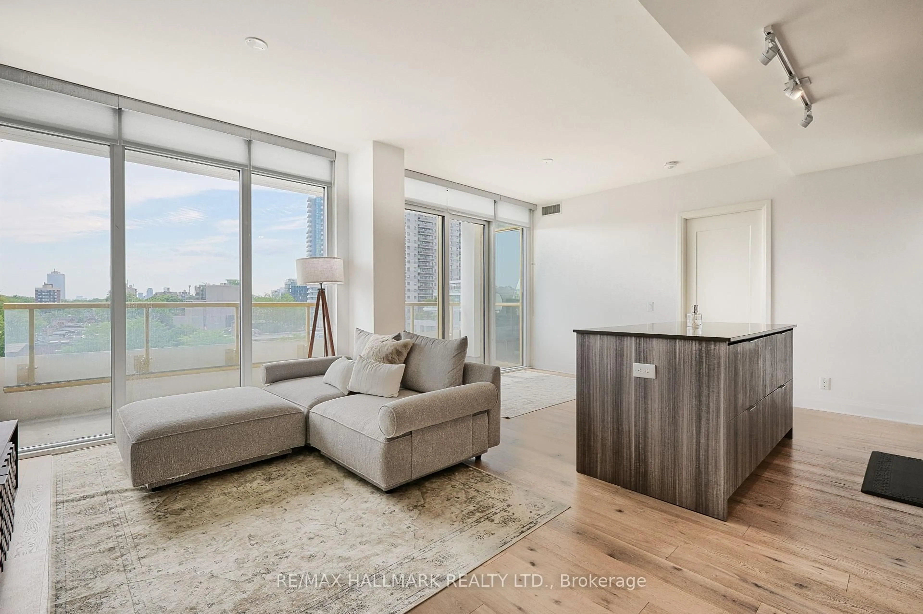 Unknown for 151 Avenue Rd #601, Toronto Ontario M5R 2H7