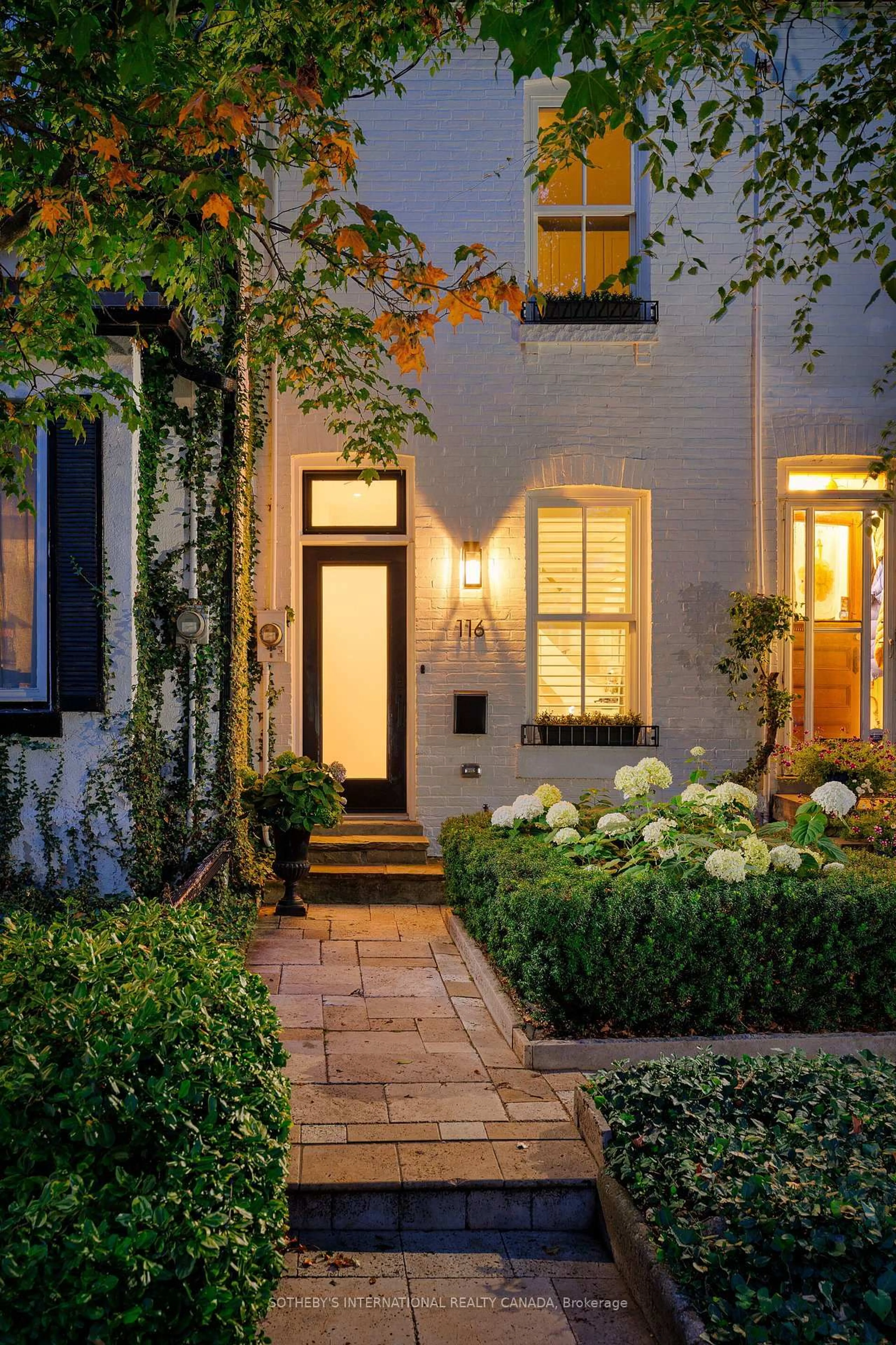 Home with brick exterior material, street for 116 Shaftesbury Ave, Toronto Ontario M4T 1A5