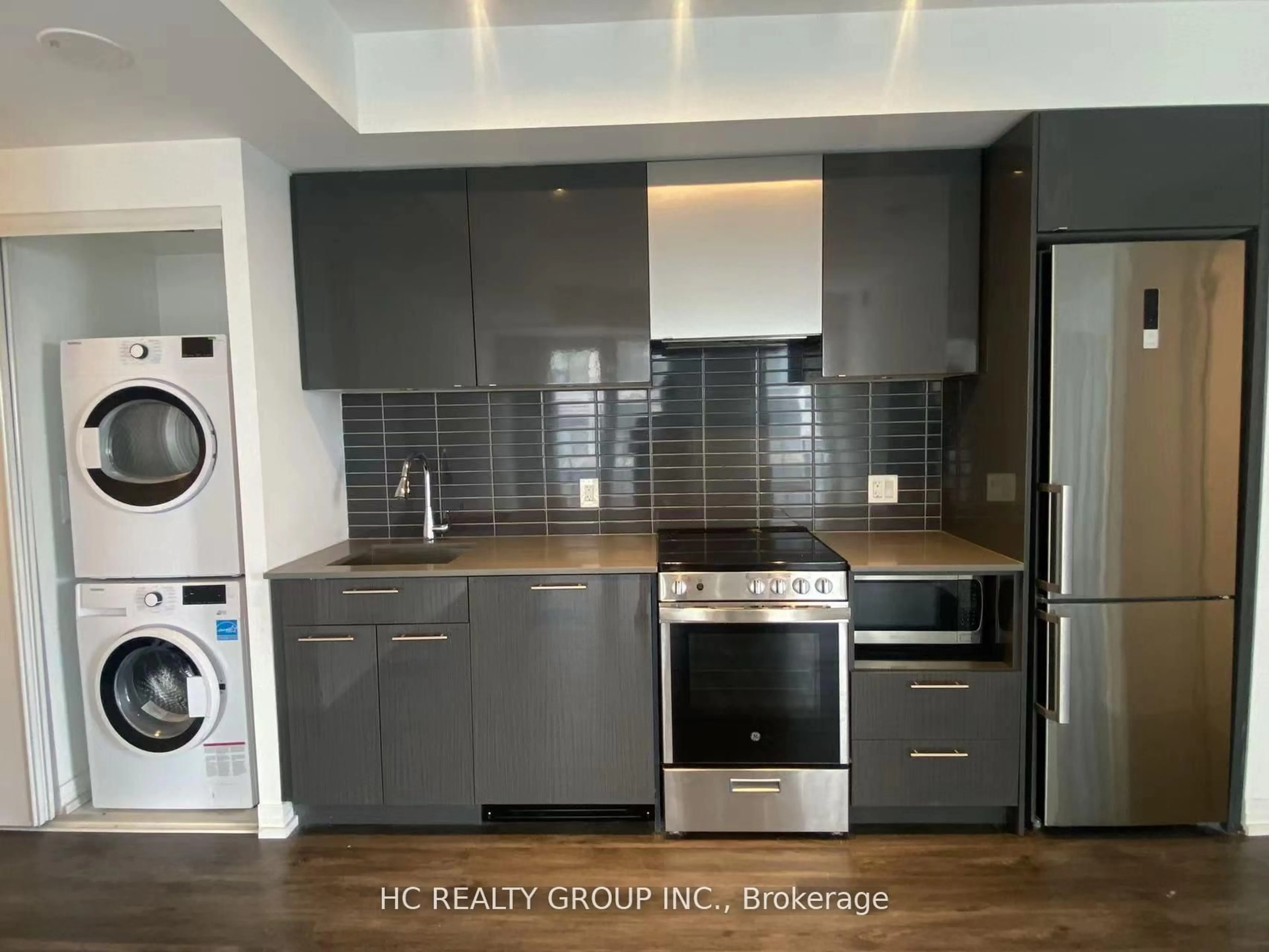 Contemporary kitchen, unknown for 251 Jarvis St #4403, Toronto Ontario M5B 0C3