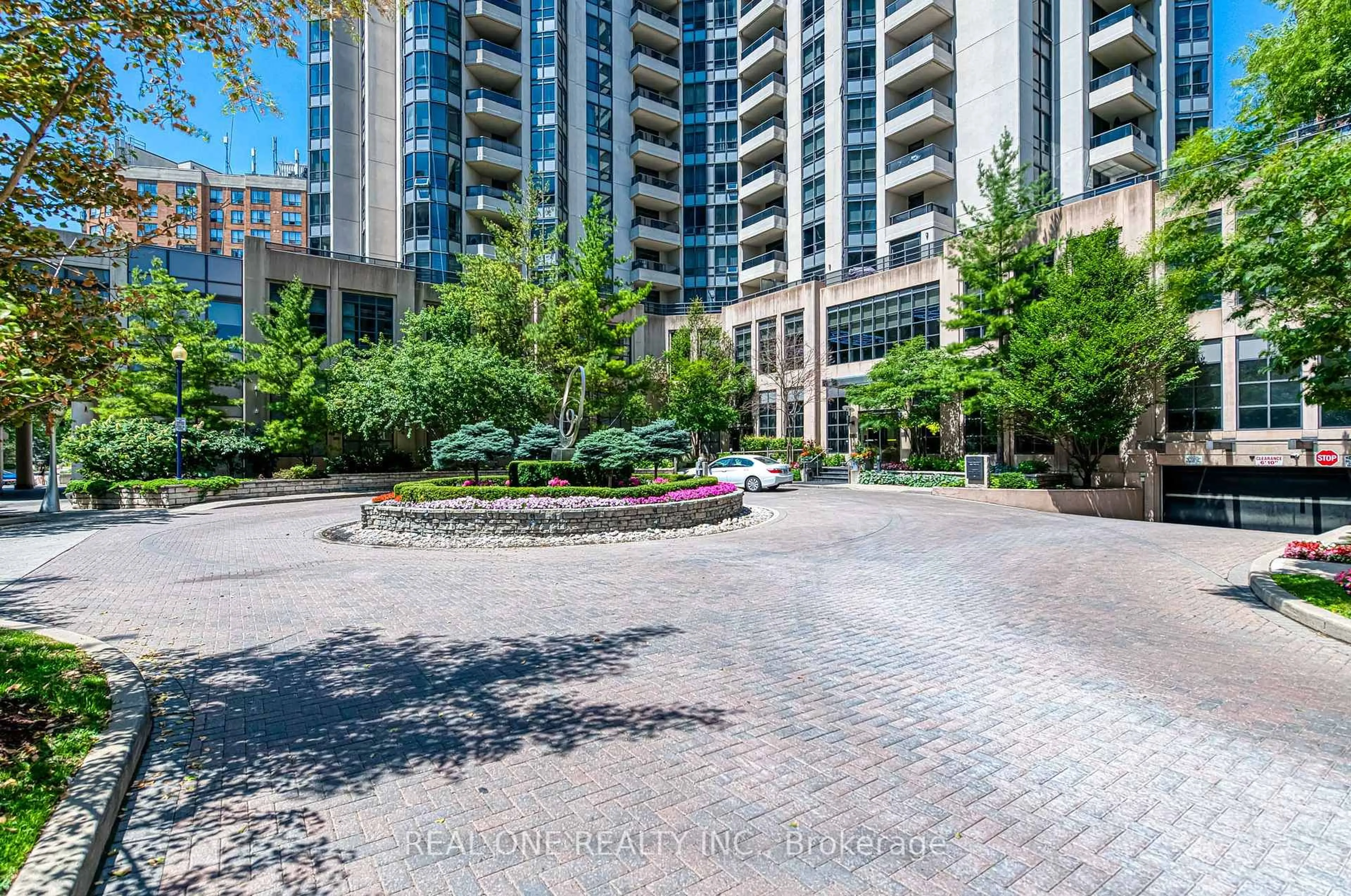 Patio, unknown for 500 Doris Ave #1121, Toronto Ontario M2N 0C1