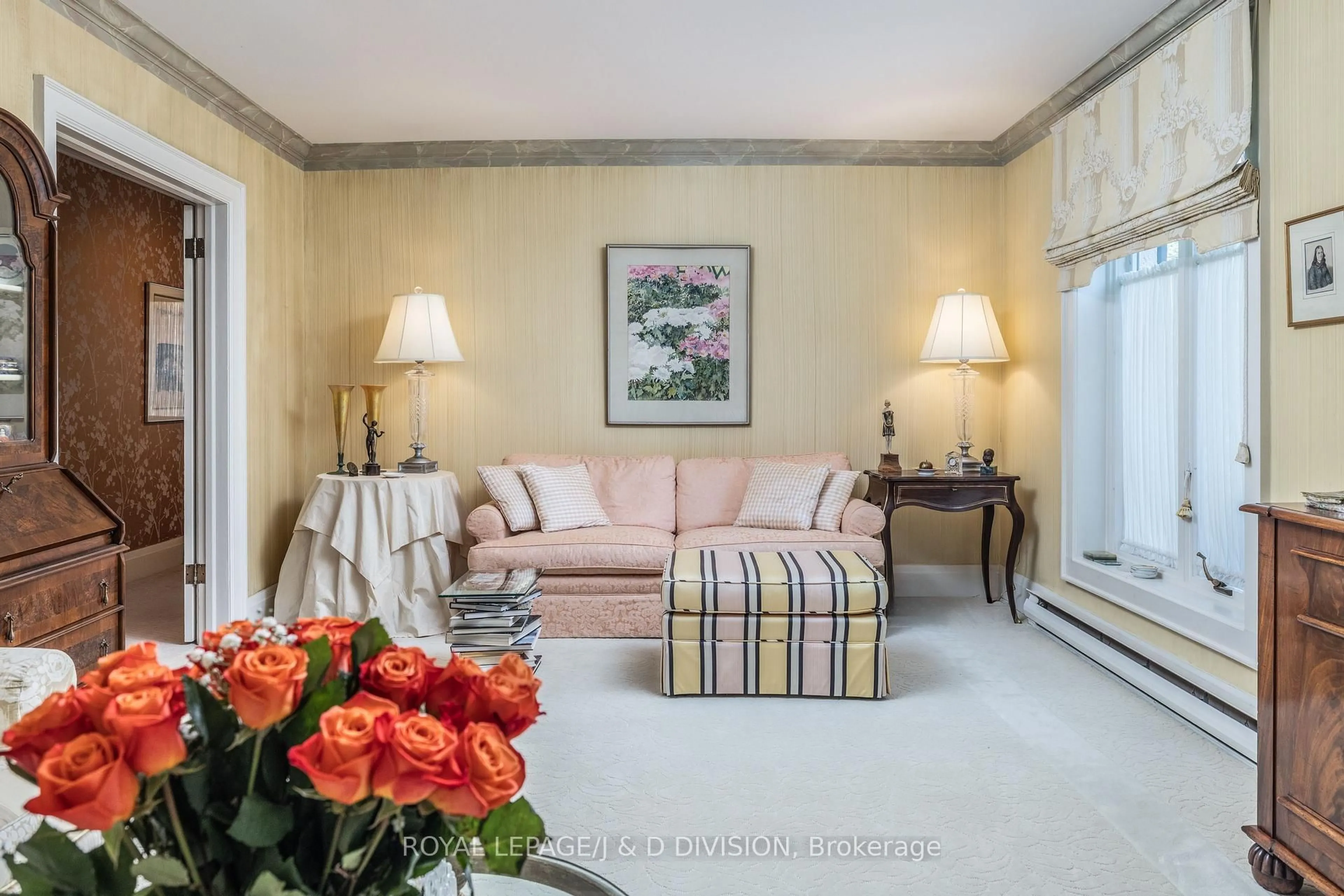 Living room with furniture, unknown for 105 Dawlish Ave, Toronto Ontario M4N 1H4