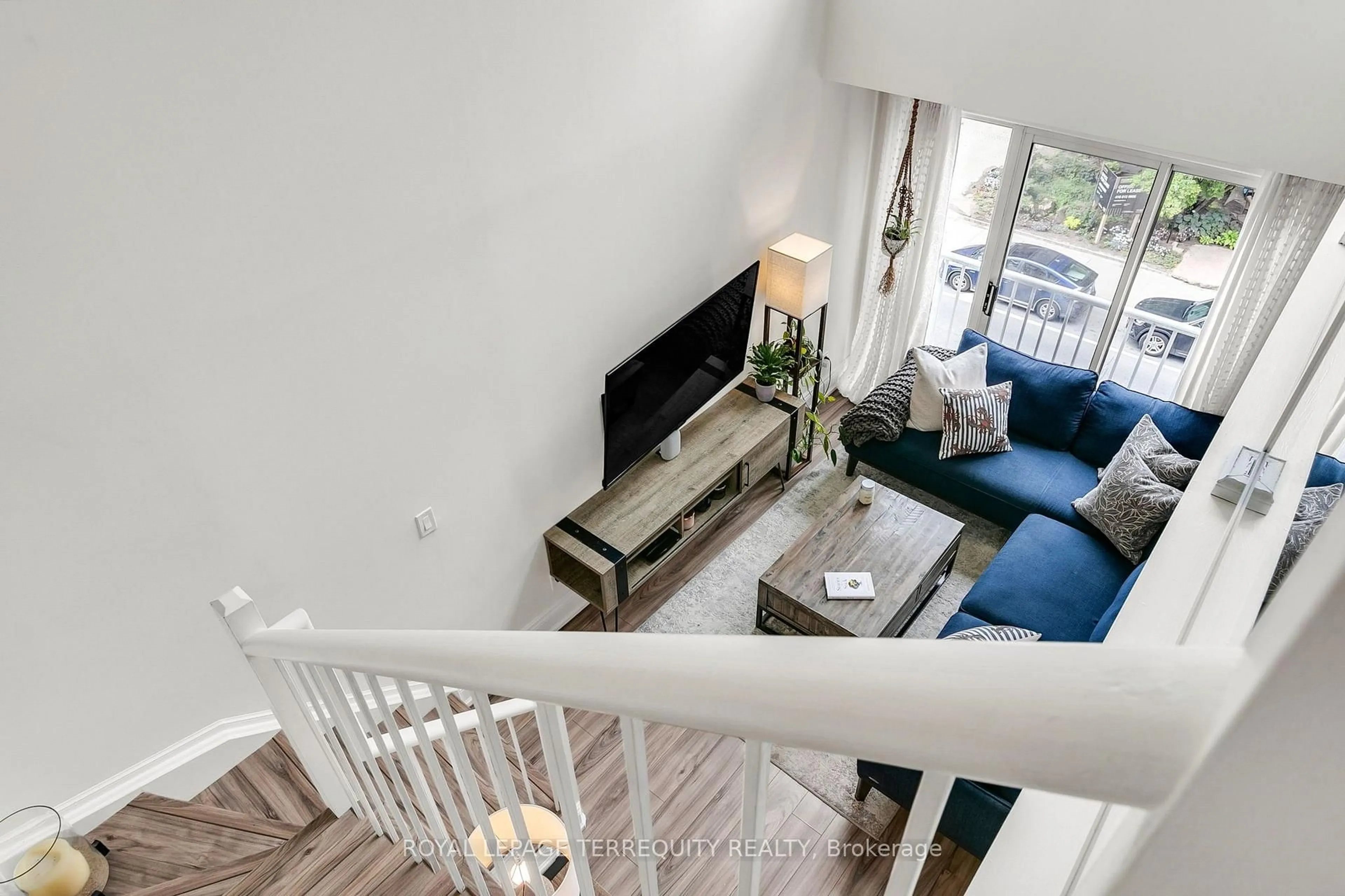 Living room with furniture, unknown for 119 Merton St #408, Toronto Ontario M4S 3G5