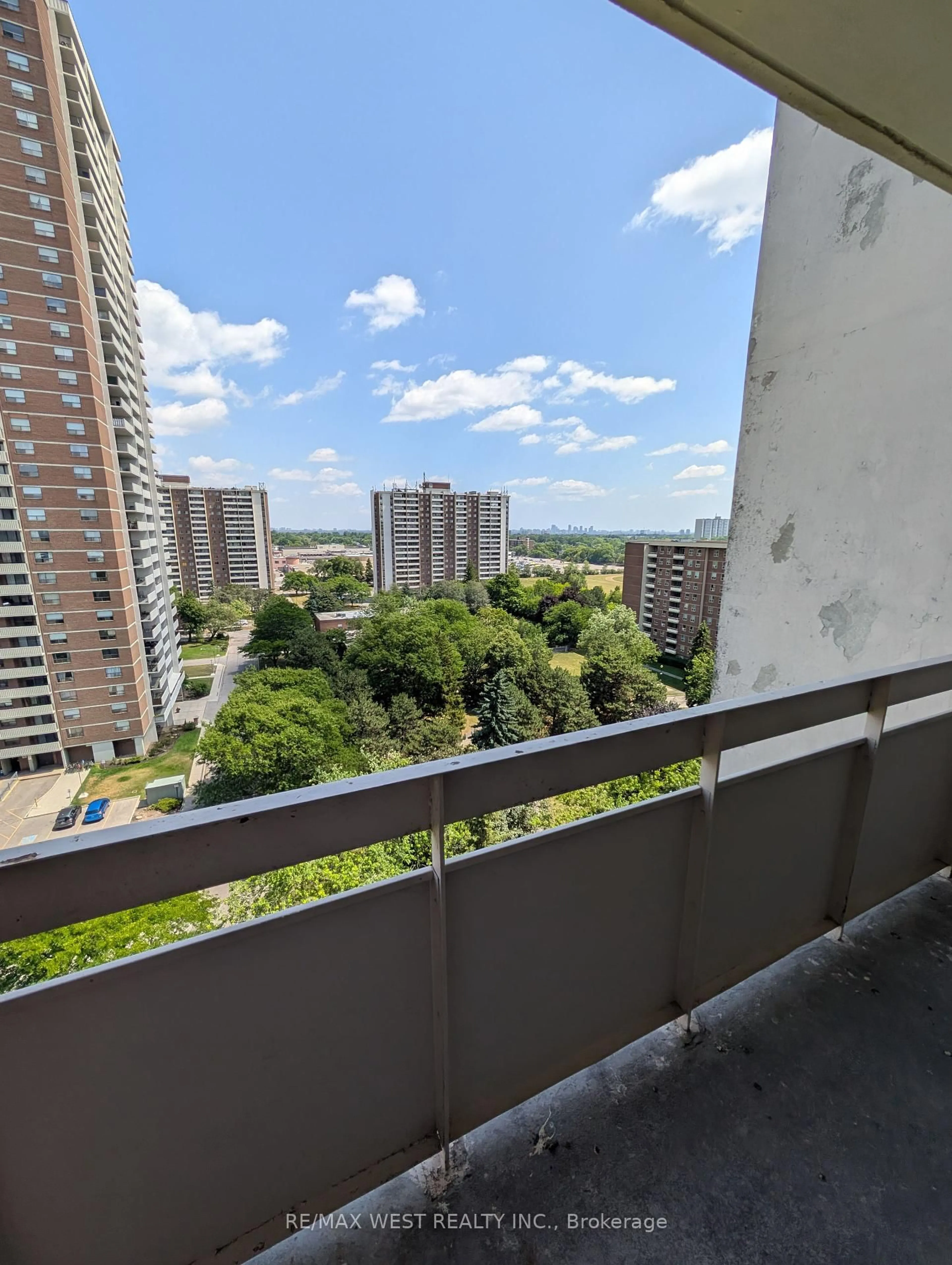 Balcony in the apartment, city buildings view from balcony for 205 Hilda Ave #1306, Toronto Ontario M2M 4B1