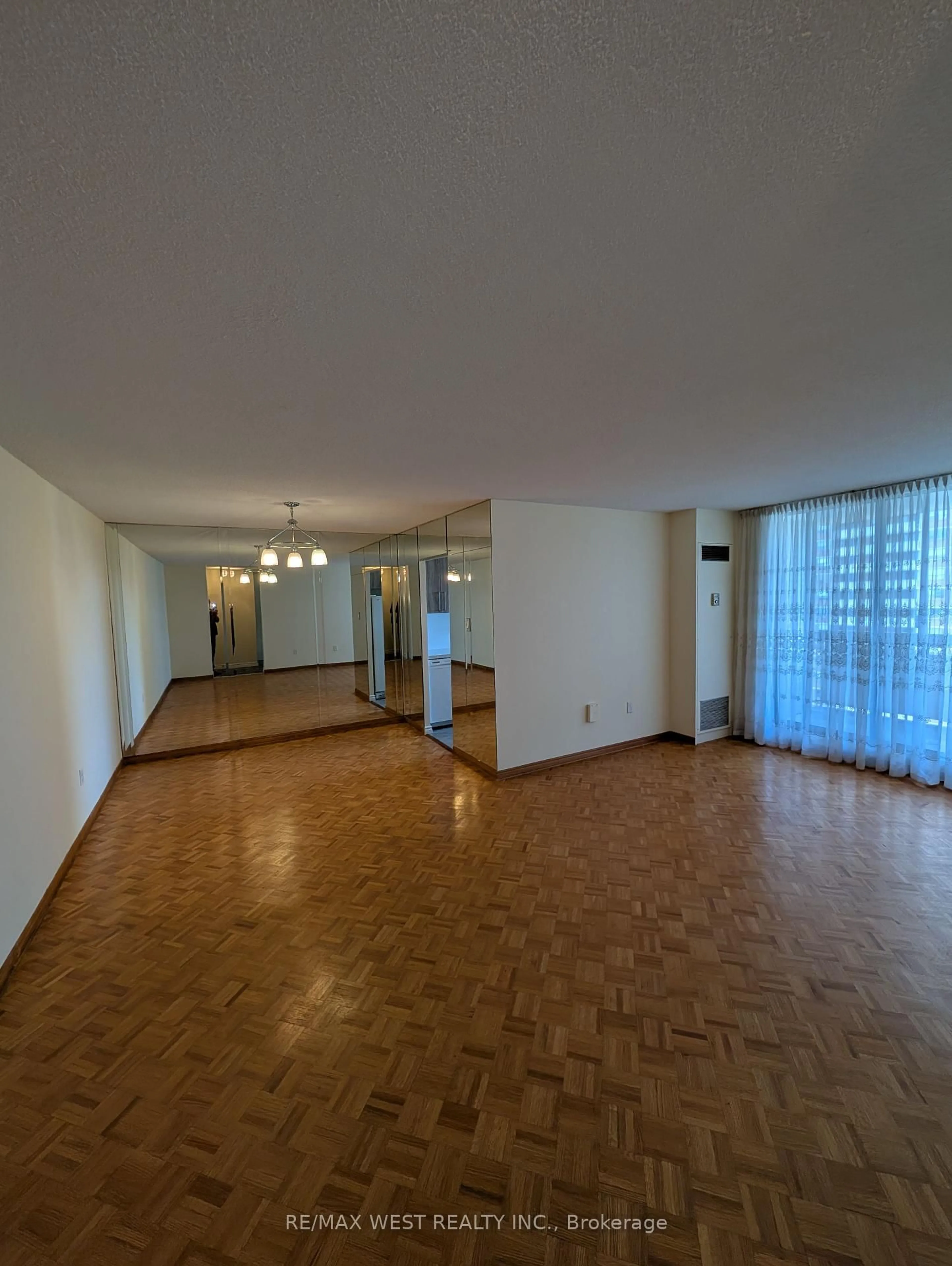 A pic of a room for 205 Hilda Ave #1306, Toronto Ontario M2M 4B1