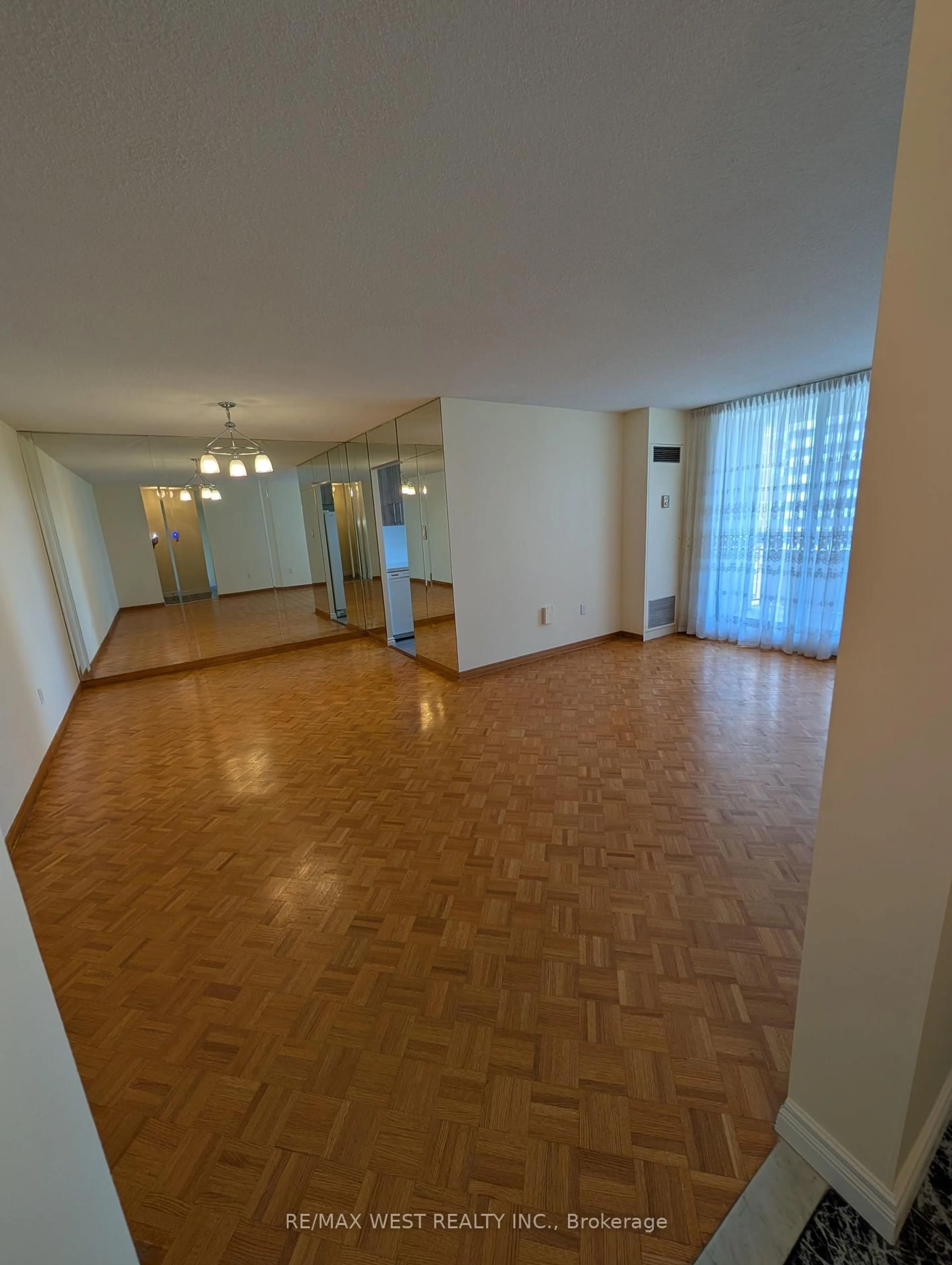 A pic of a room for 205 Hilda Ave #1306, Toronto Ontario M2M 4B1