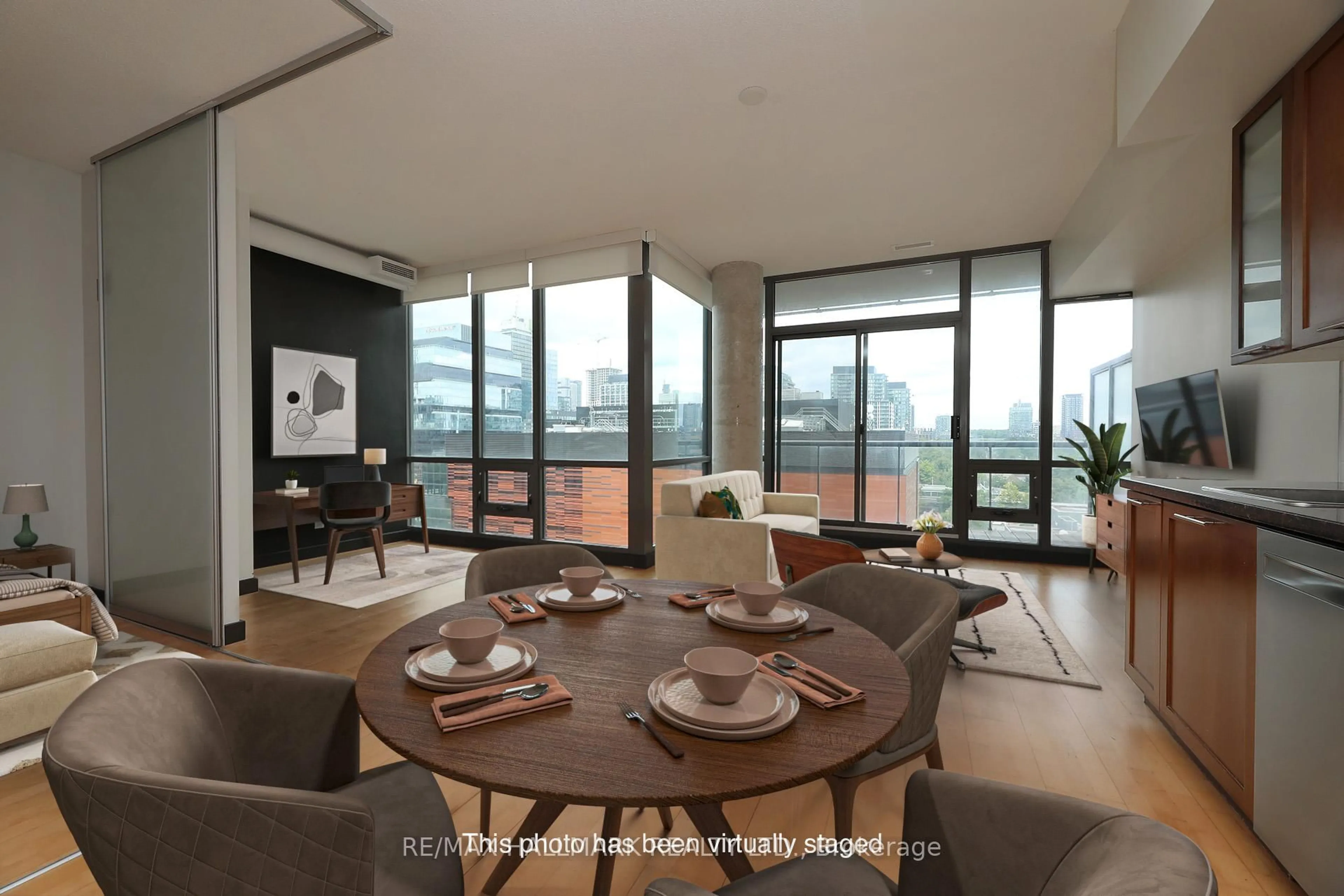 Dining room, unknown for 33 Mill St #817, Toronto Ontario M5A 3R3
