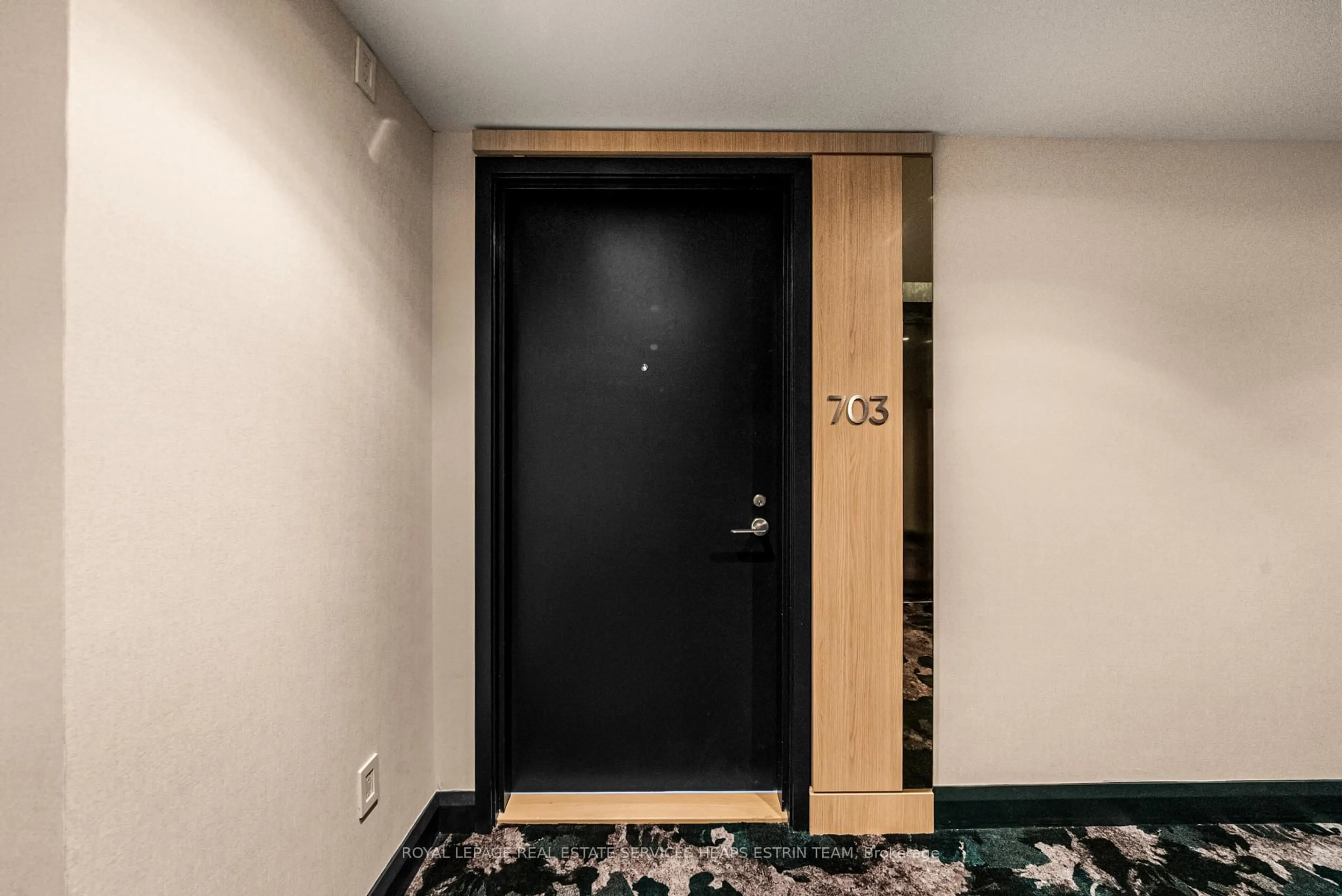 Indoor foyer for 1414 Bayview Ave #PH 03, Toronto Ontario M4G 3A7