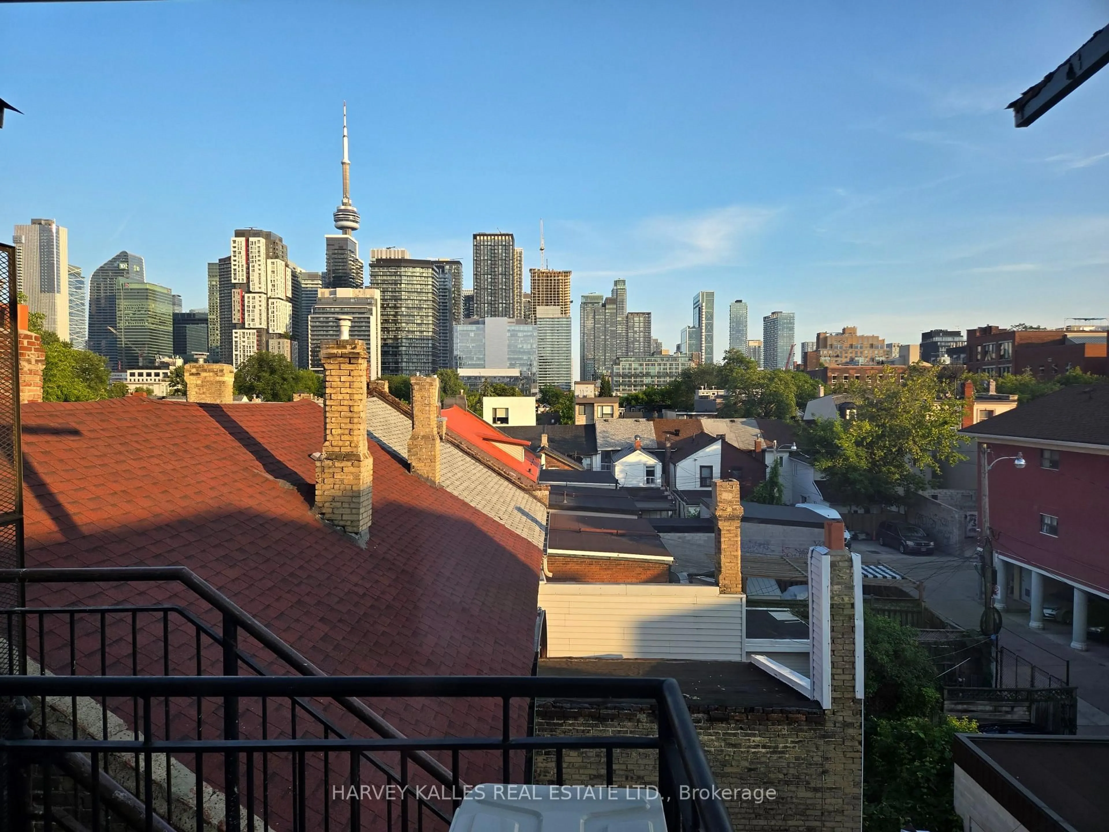 Balcony in the apartment, city buildings view from balcony for 453 Dundas St, Toronto Ontario M5J 2Y5