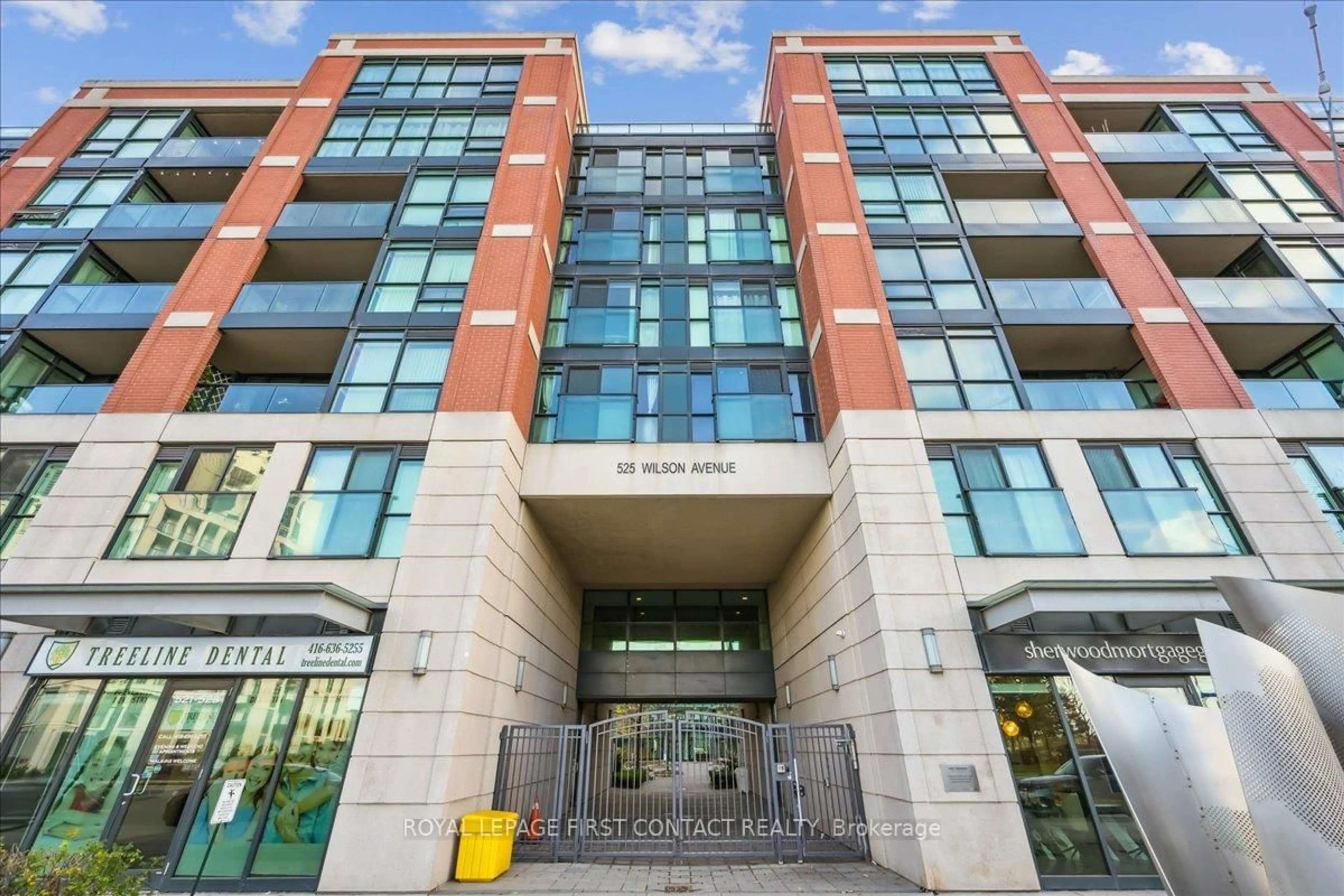 Indoor foyer for 525 Wilson Ave #405, Toronto Ontario M3H 0A7