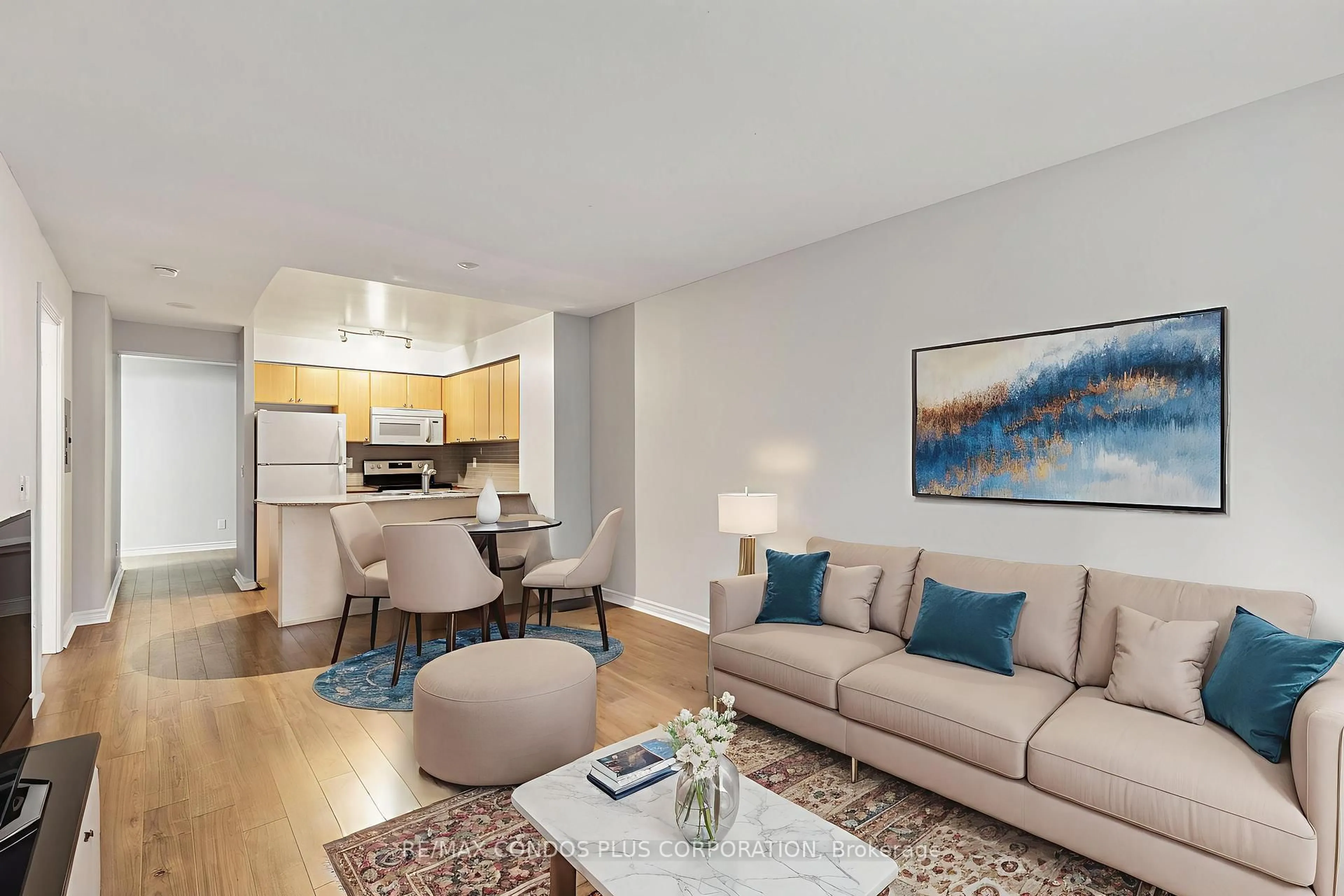 Living room with furniture, unknown for 763 Bay St #911, Toronto Ontario M5G 2R3