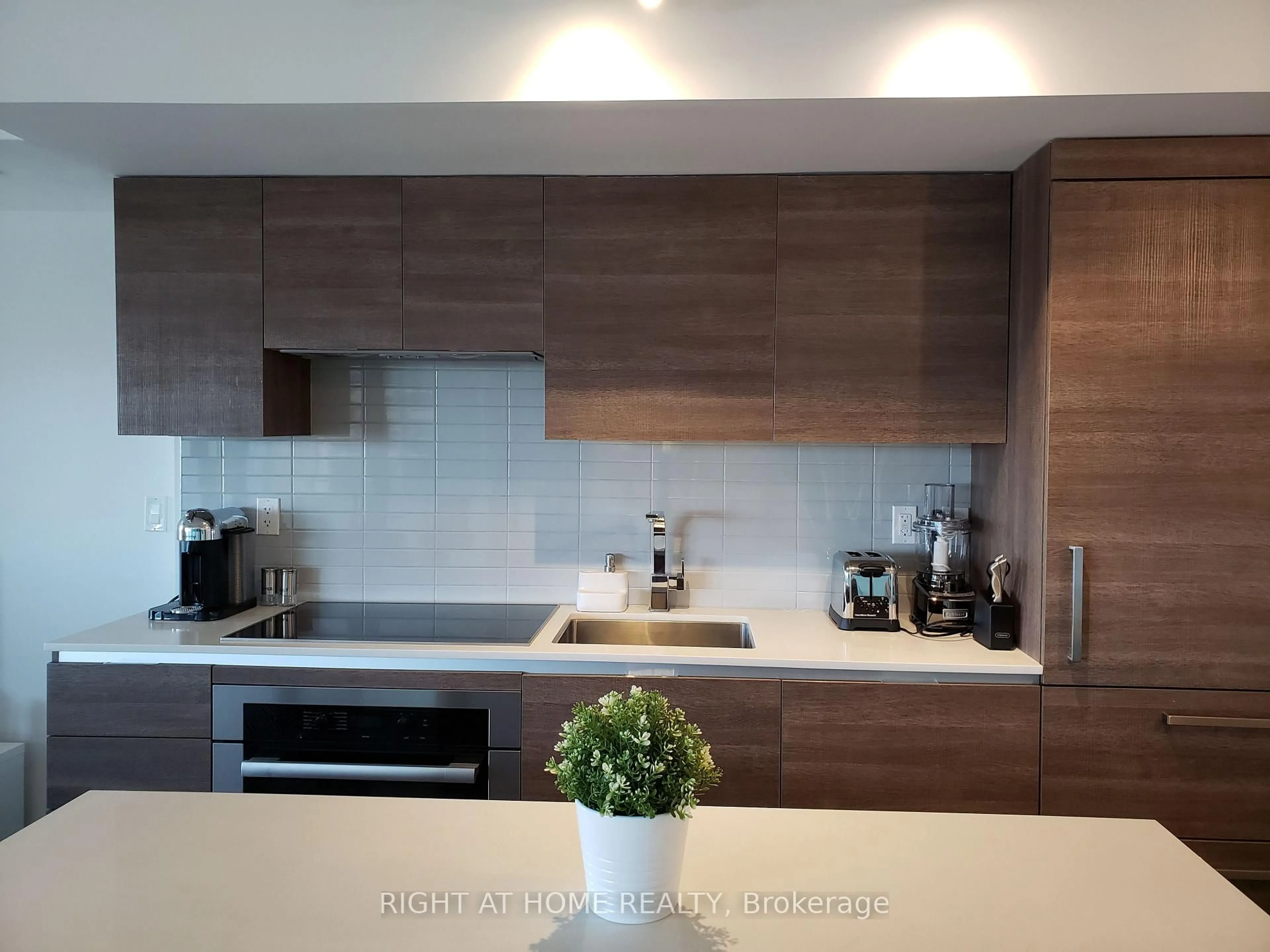 Contemporary kitchen, unknown for 200 Bloor St #1610, Toronto Ontario M5S 0B1