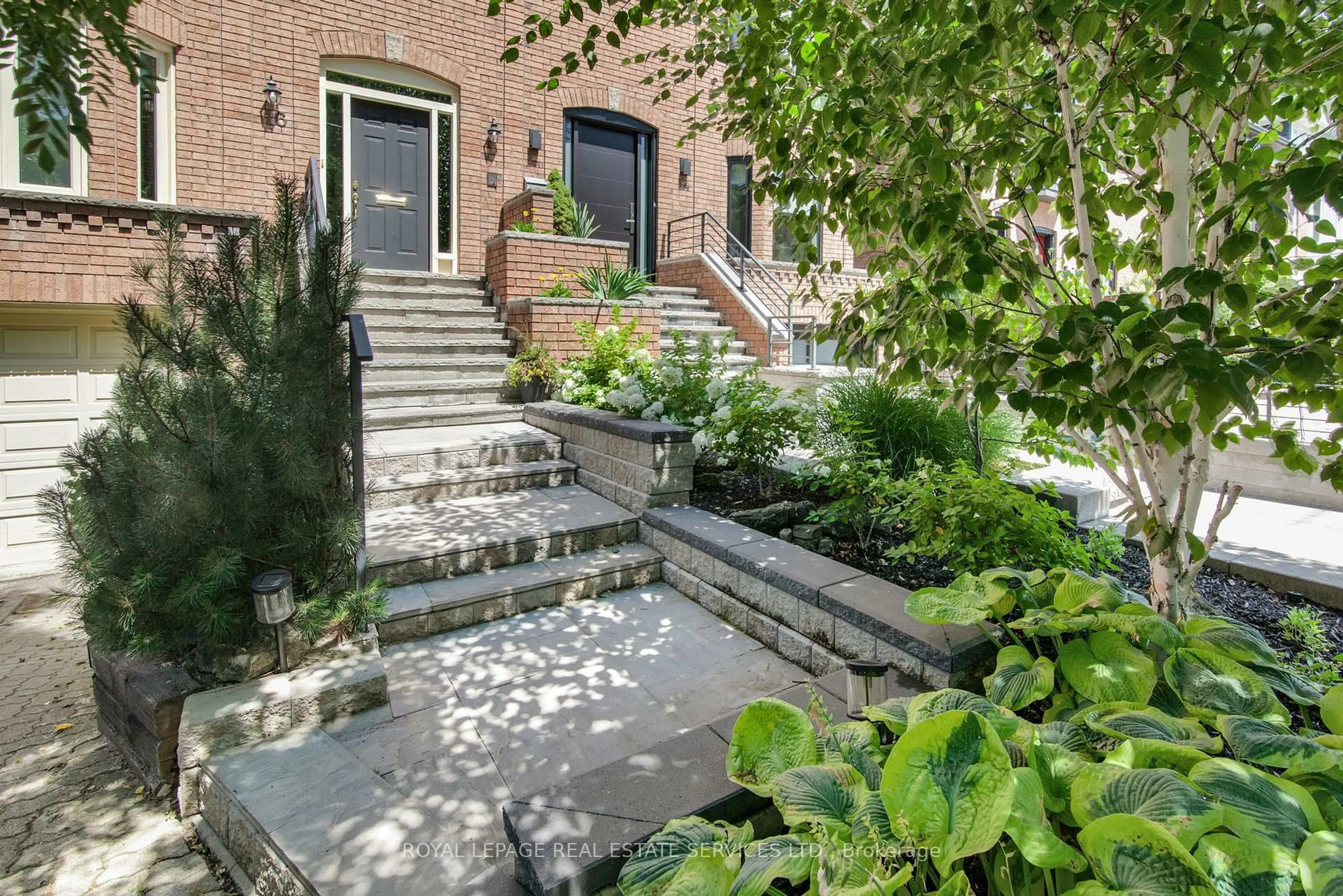 Patio, street for 16 Duggan Ave, Toronto Ontario M4V 1Y2