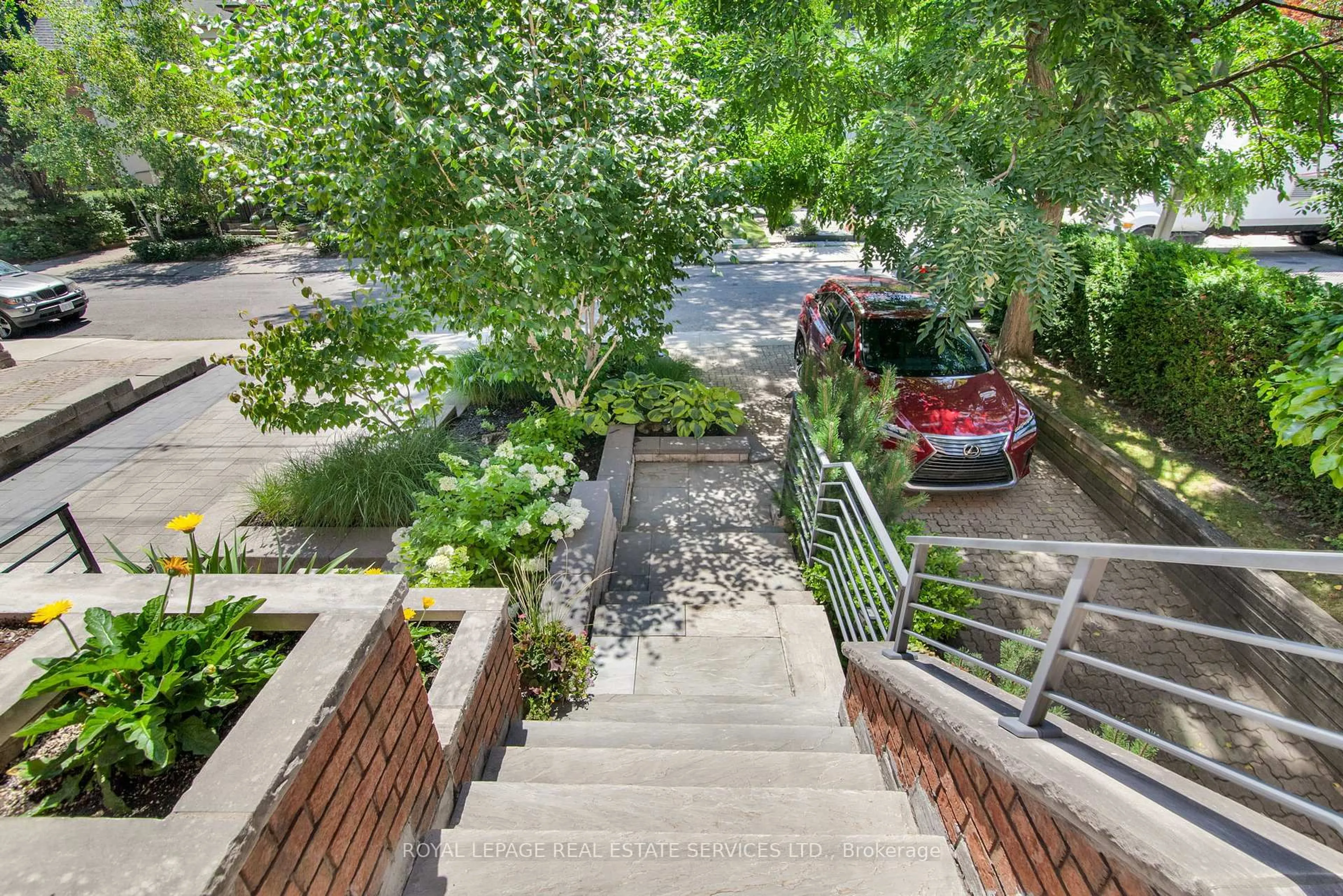 Patio, street for 16 Duggan Ave, Toronto Ontario M4V 1Y2