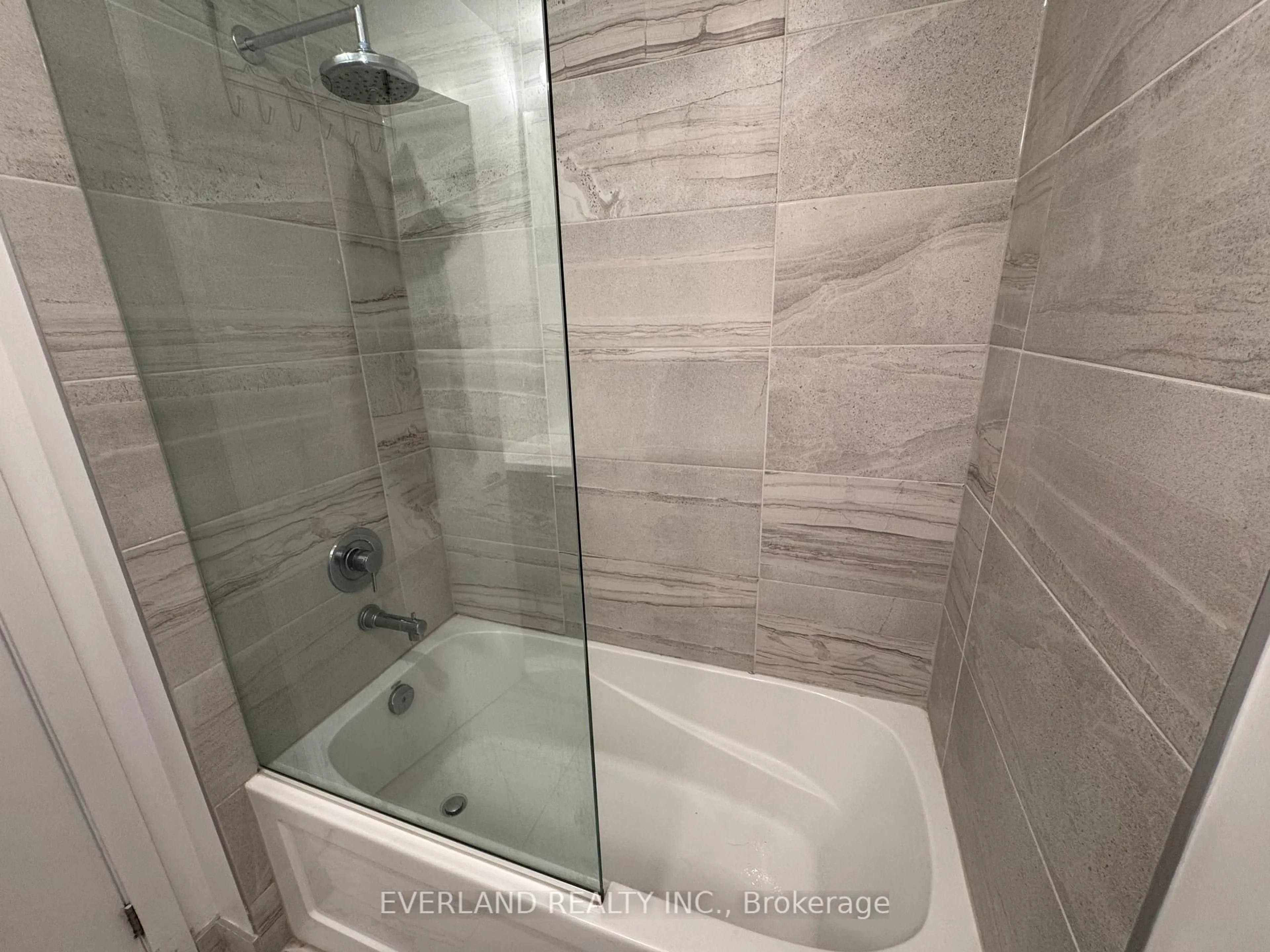Contemporary bathroom, ceramic/tile floor for 55 Cooper St #7007, Toronto Ontario M5E 0G1