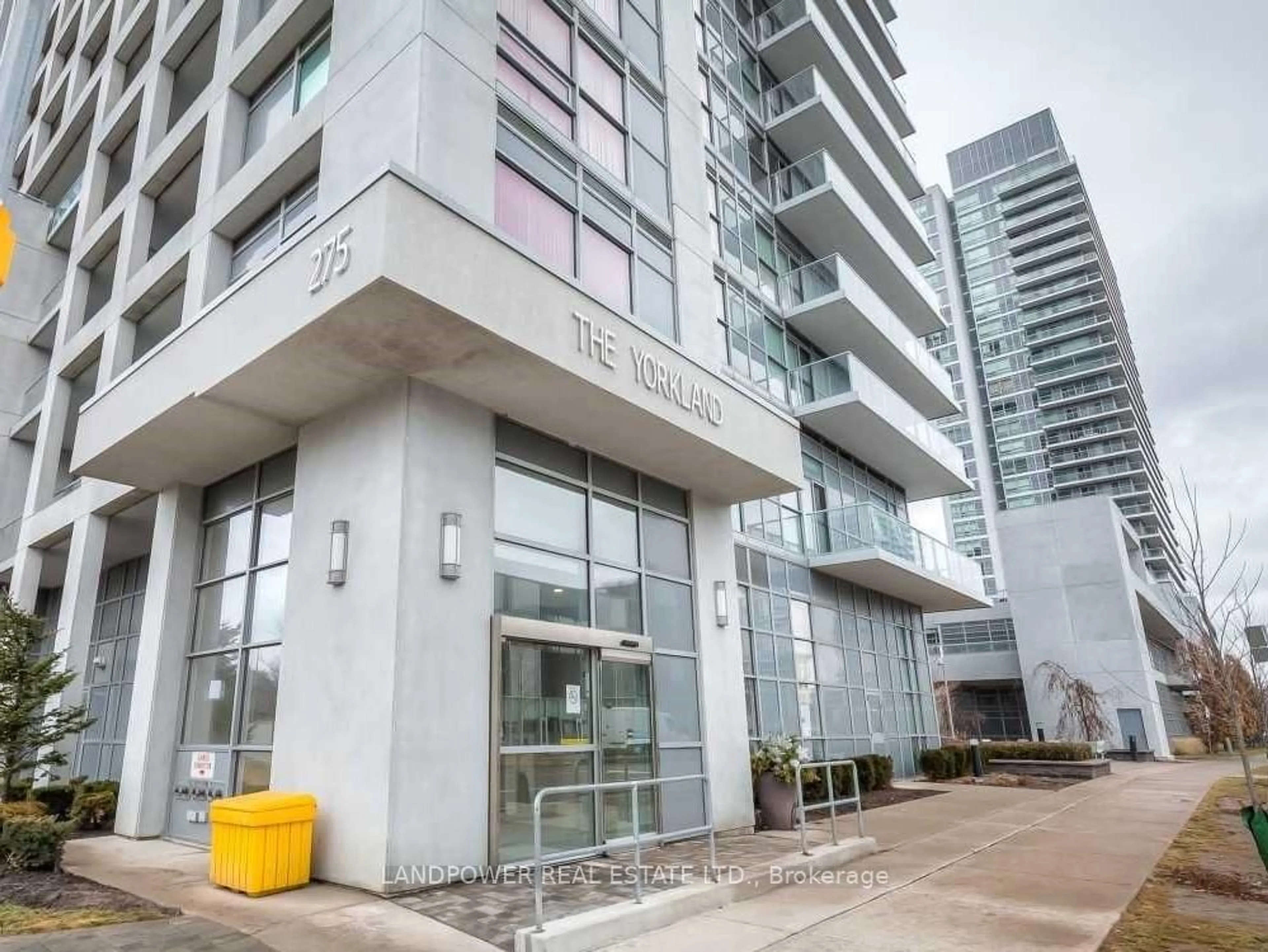 Indoor foyer for 275 Yorkland Rd #507, Toronto Ontario M2J 0B4