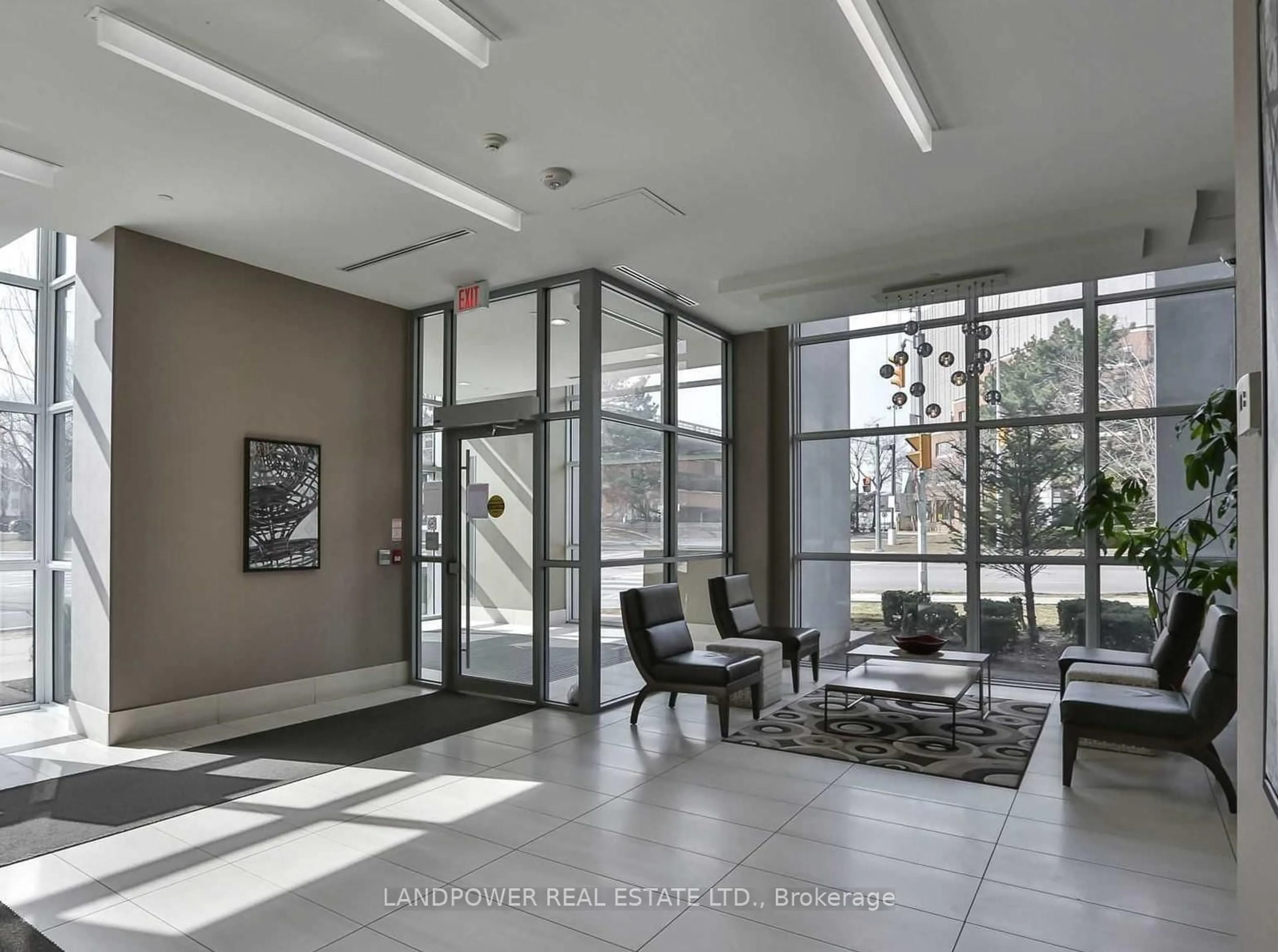 Indoor foyer for 275 Yorkland Rd #507, Toronto Ontario M2J 0B4