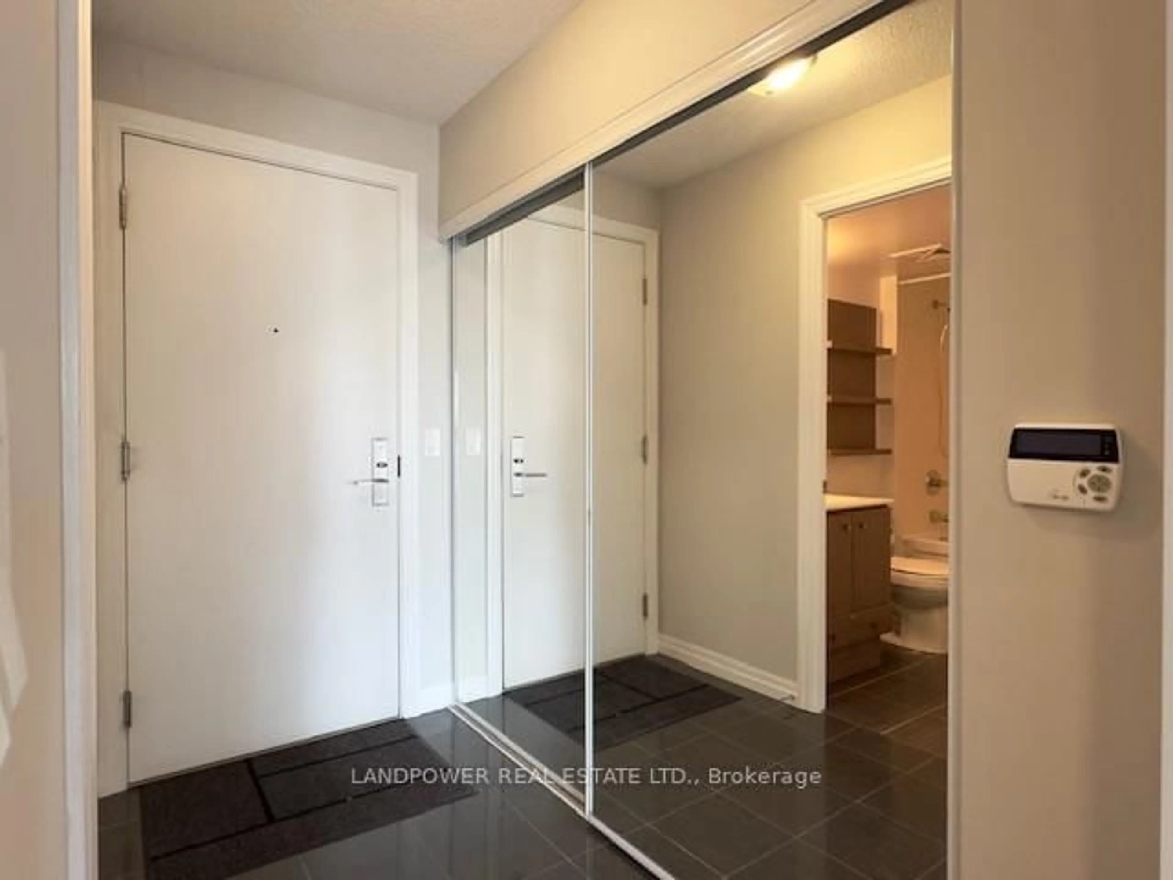 Indoor entryway for 275 Yorkland Rd #507, Toronto Ontario M2J 0B4