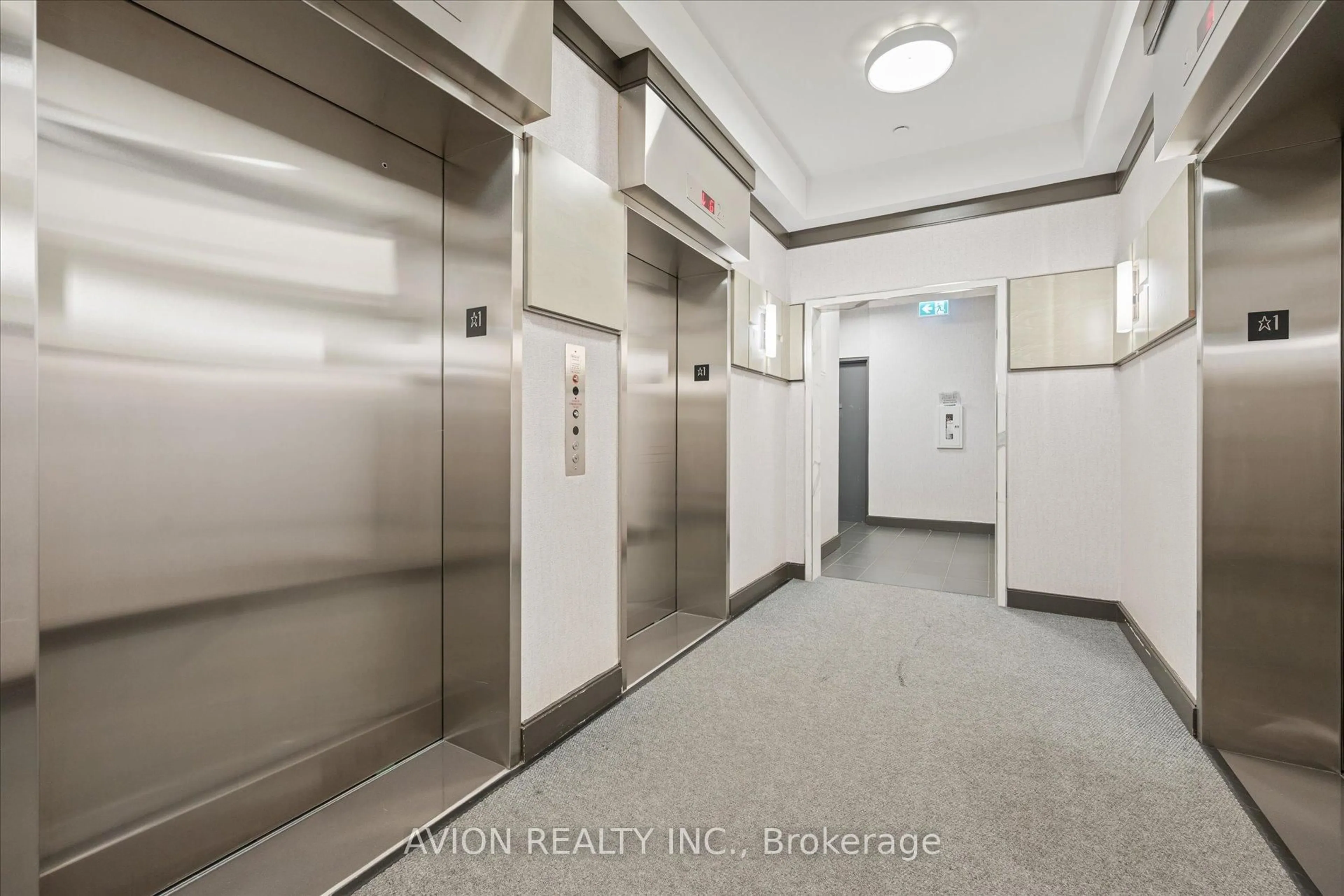 Indoor foyer for 50 Ann O'reilly Rd #808, Toronto Ontario M2J 0A8