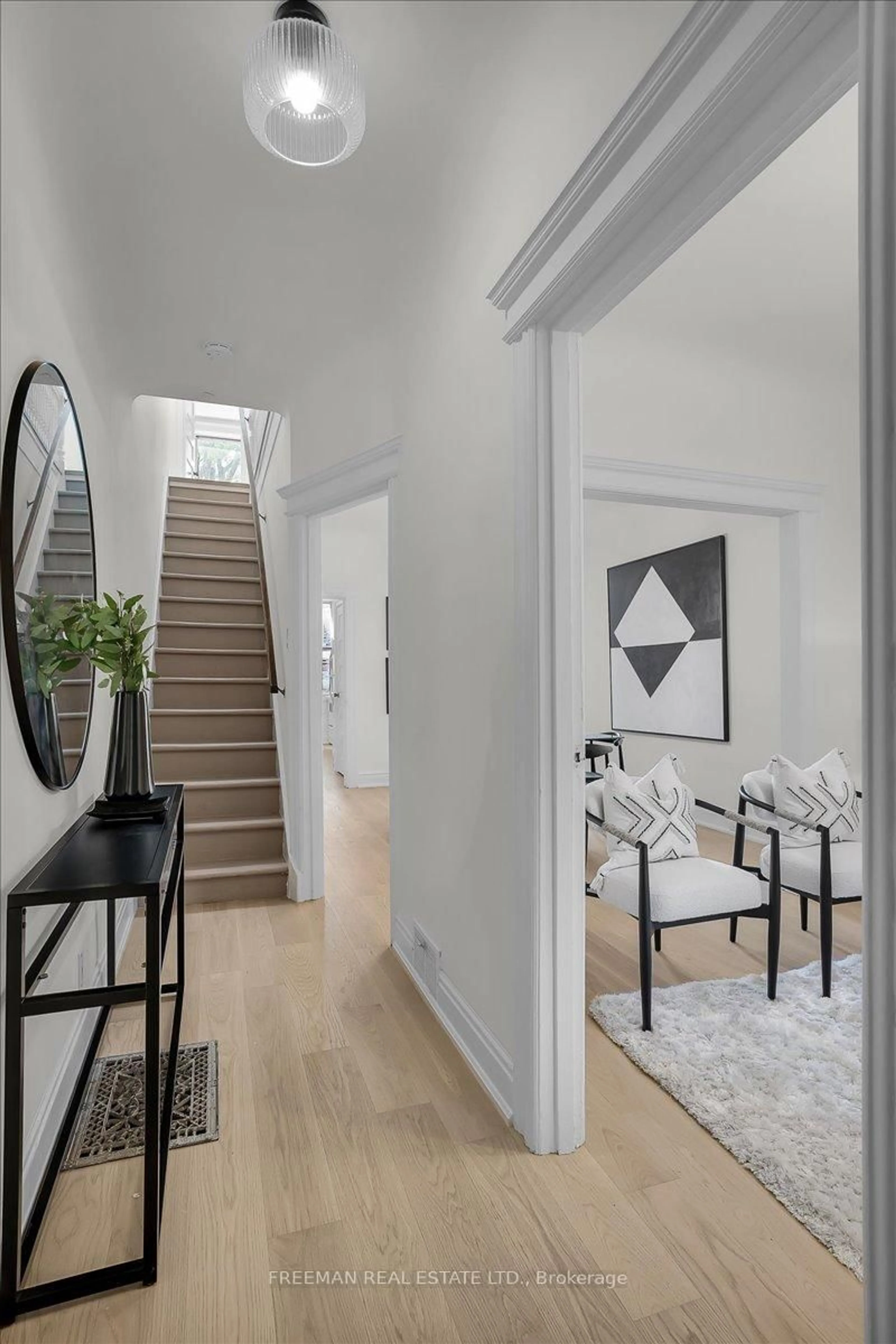 Indoor entryway for 89 Olive Ave, Toronto Ontario M6G 1V2