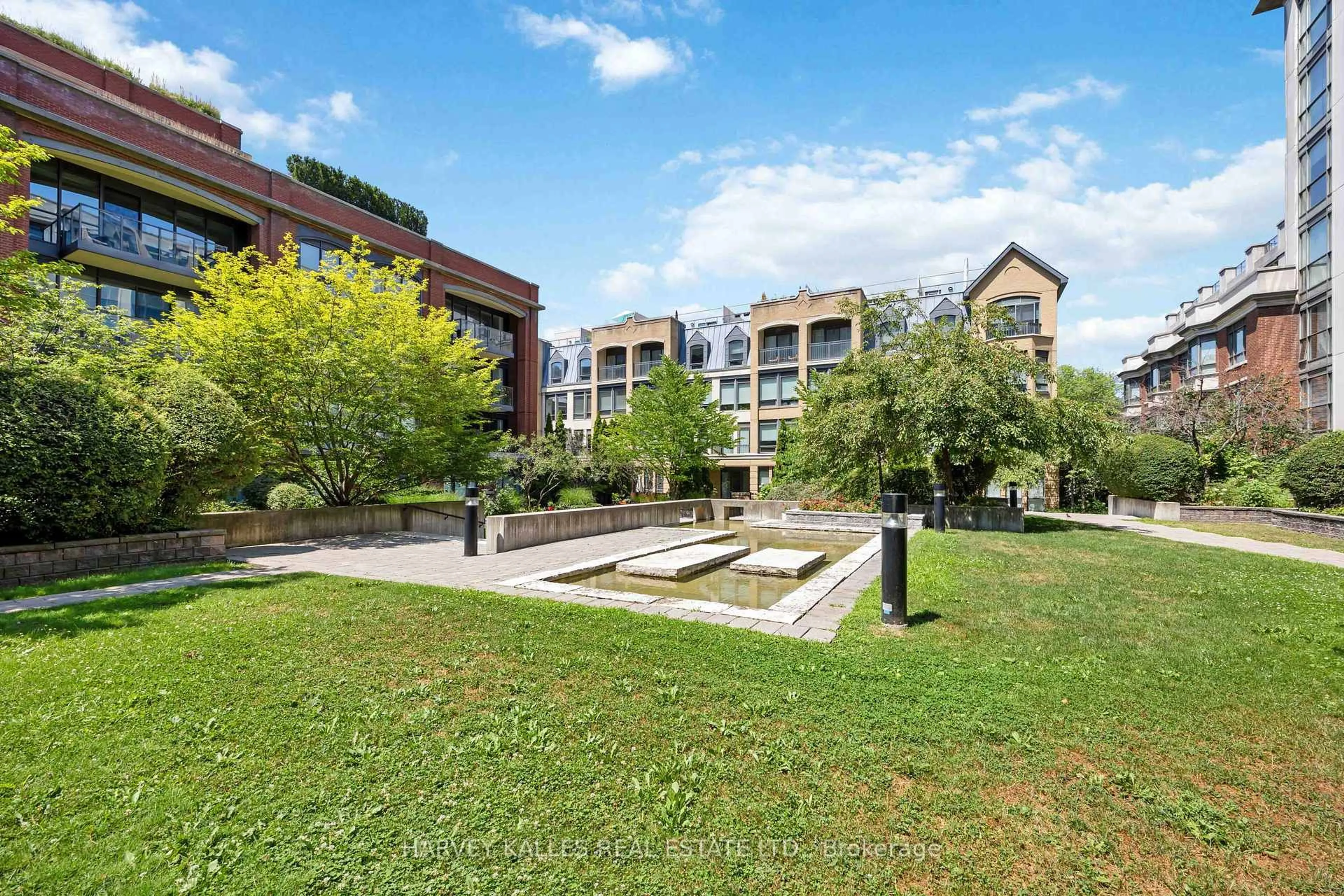 A pic from outside/outdoor area/front of a property/back of a property/a pic from drone, building for 18 Beverley St #416, Toronto Ontario M5T 3L2