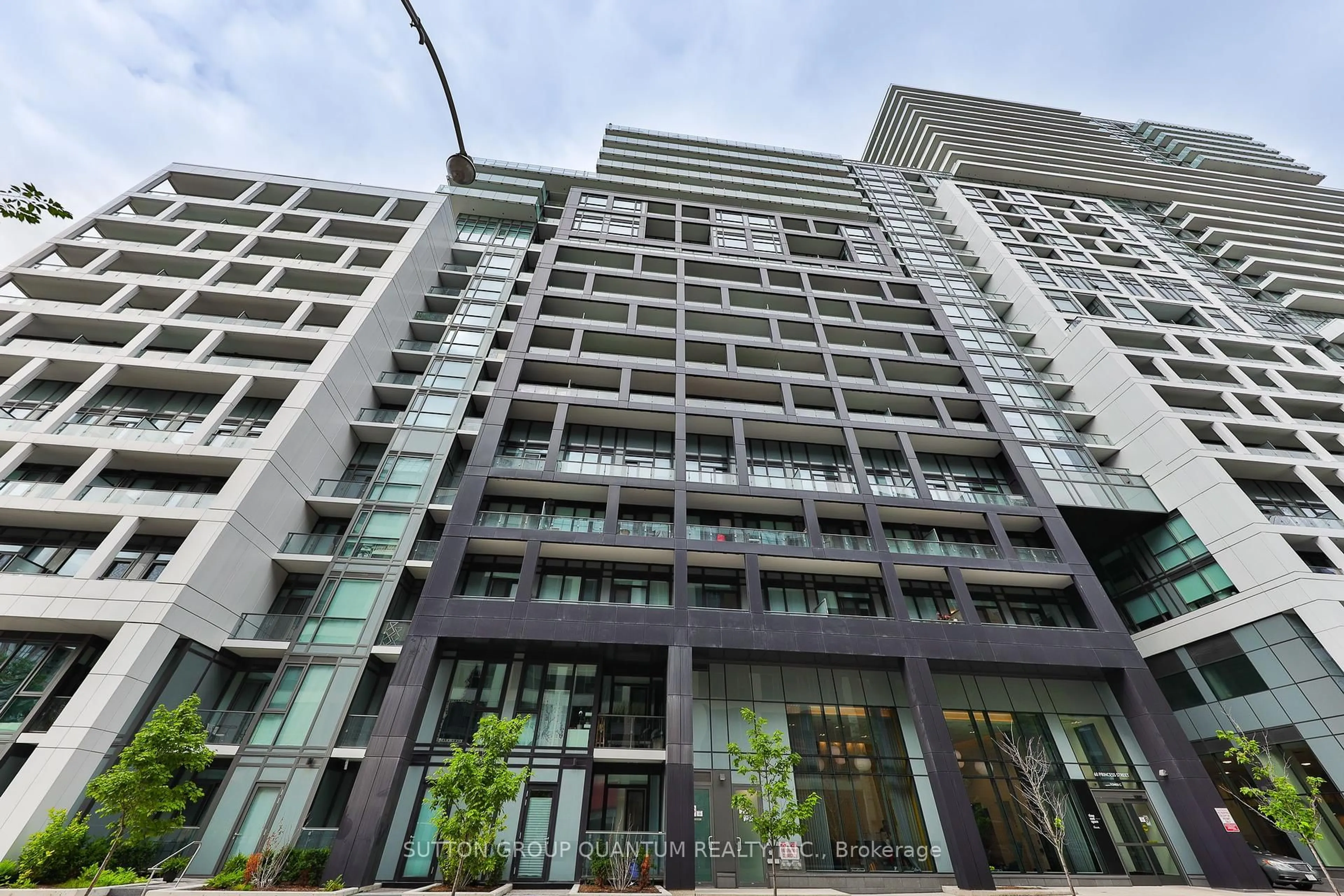 Indoor foyer for 60 Princess St #208, Toronto Ontario M5A 1E7