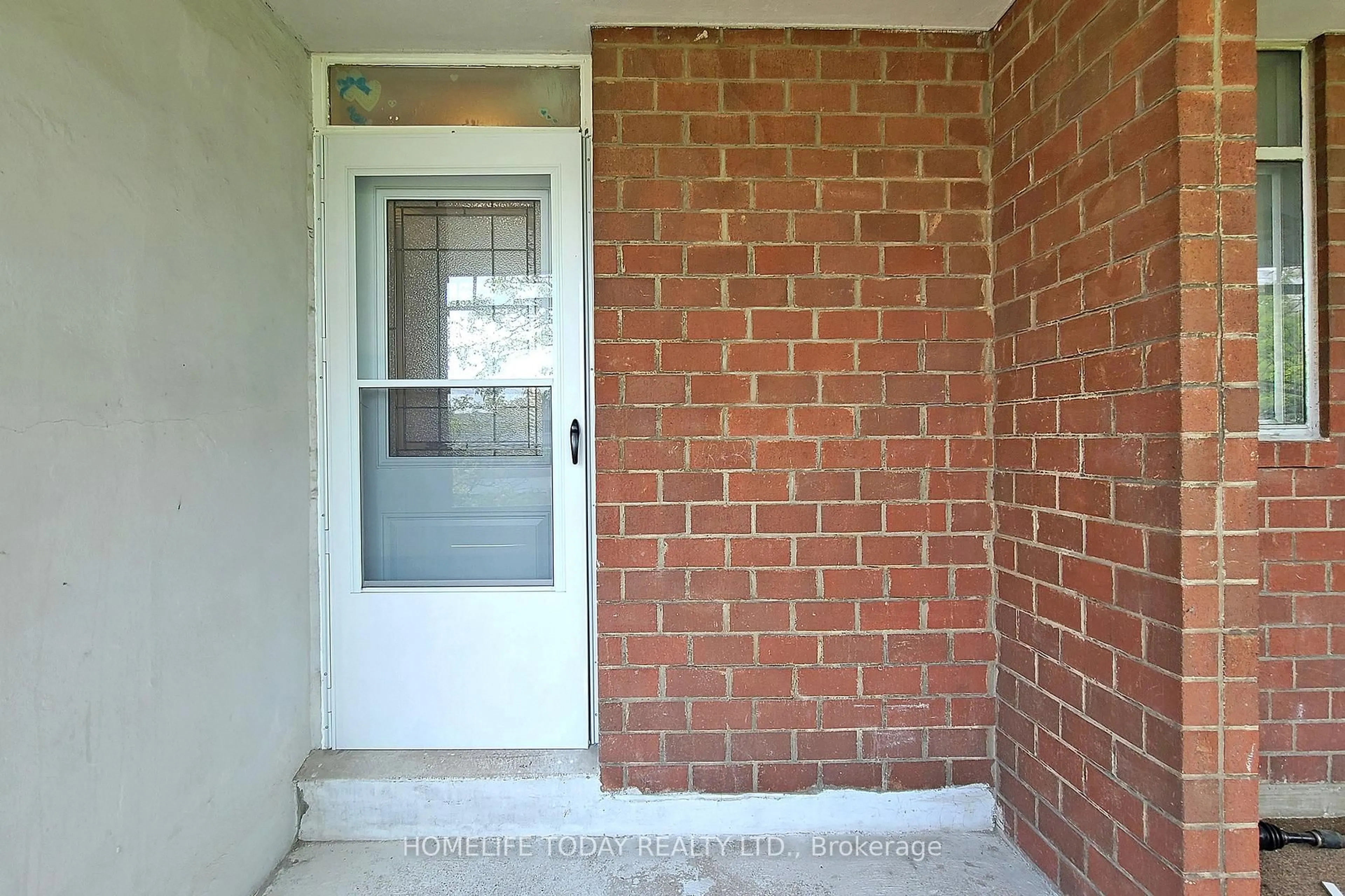 Indoor entryway for 155 Leeward Glwy #301, Toronto Ontario M3C 2Z6