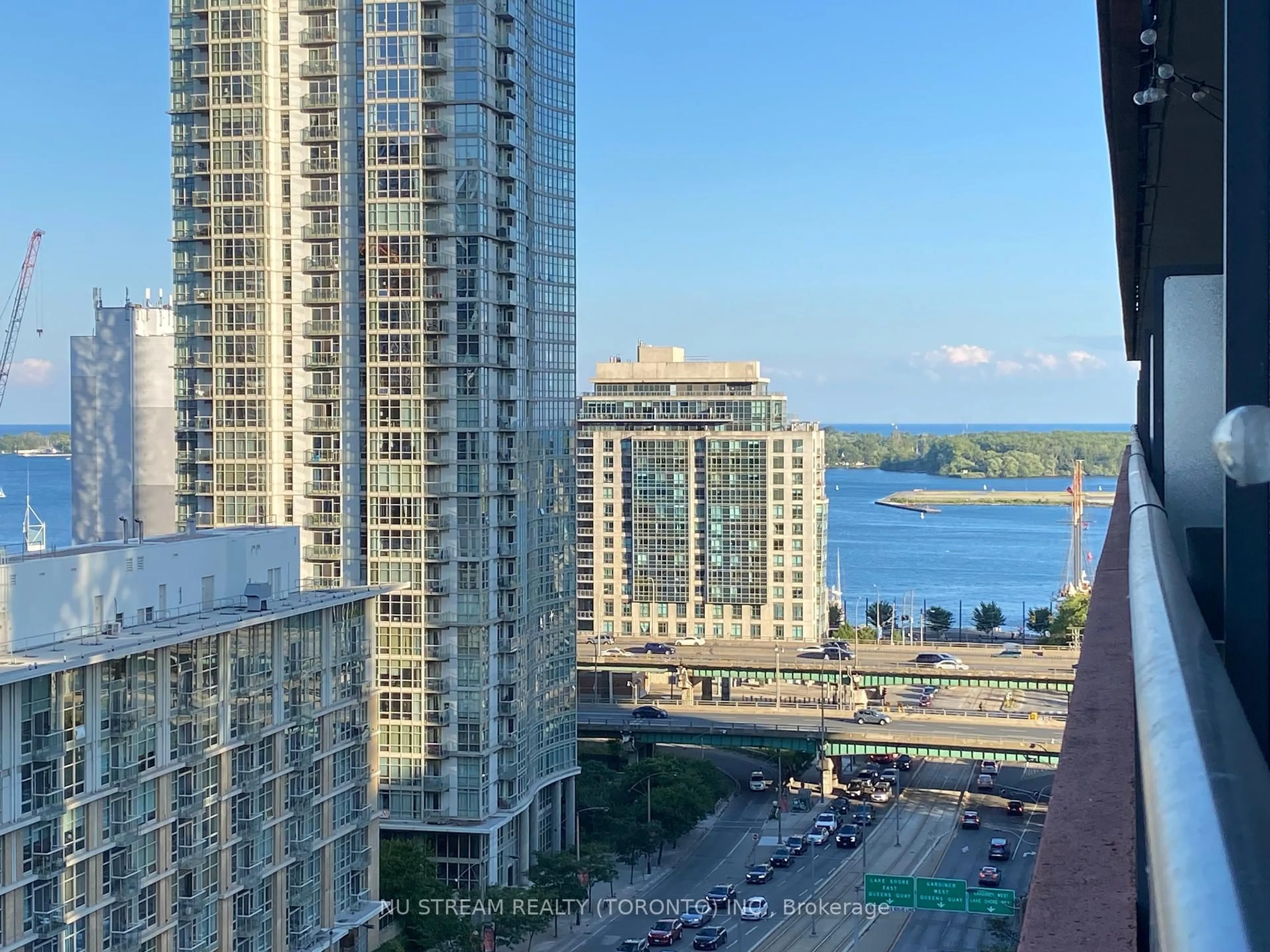 Balcony in the apartment, water/lake/river/ocean view for 4K Spadina Ave #1508, Toronto Ontario M5V 3Y9