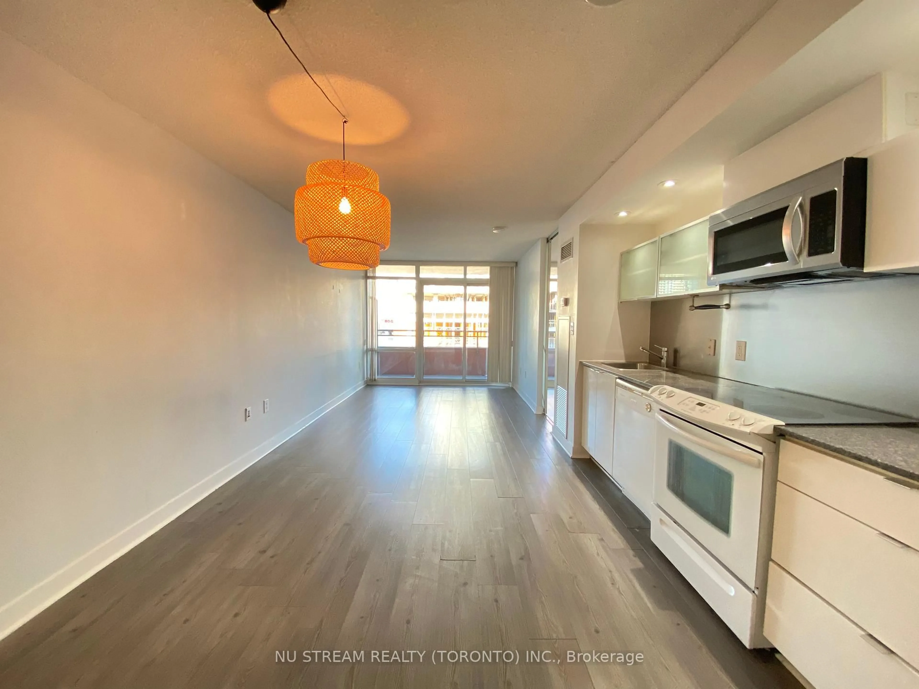 A pic of a room for 4K Spadina Ave #1508, Toronto Ontario M5V 3Y9