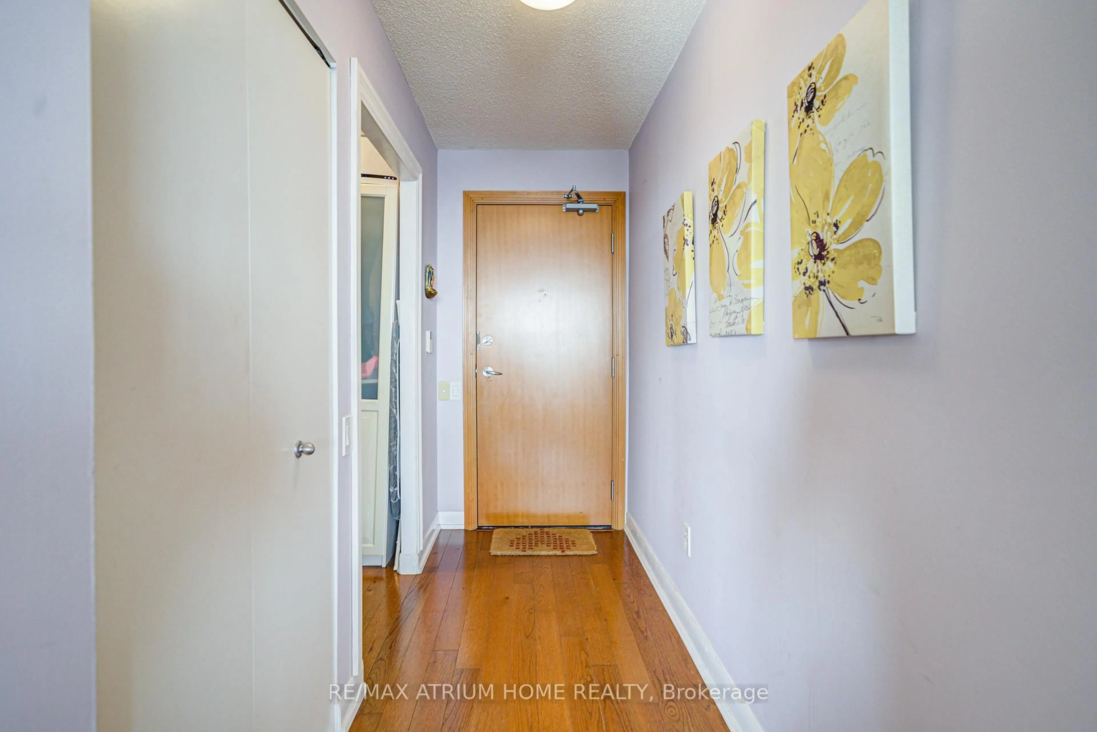 Indoor entryway for 33 Sheppard Ave #1810, Toronto Ontario M2N 7K1