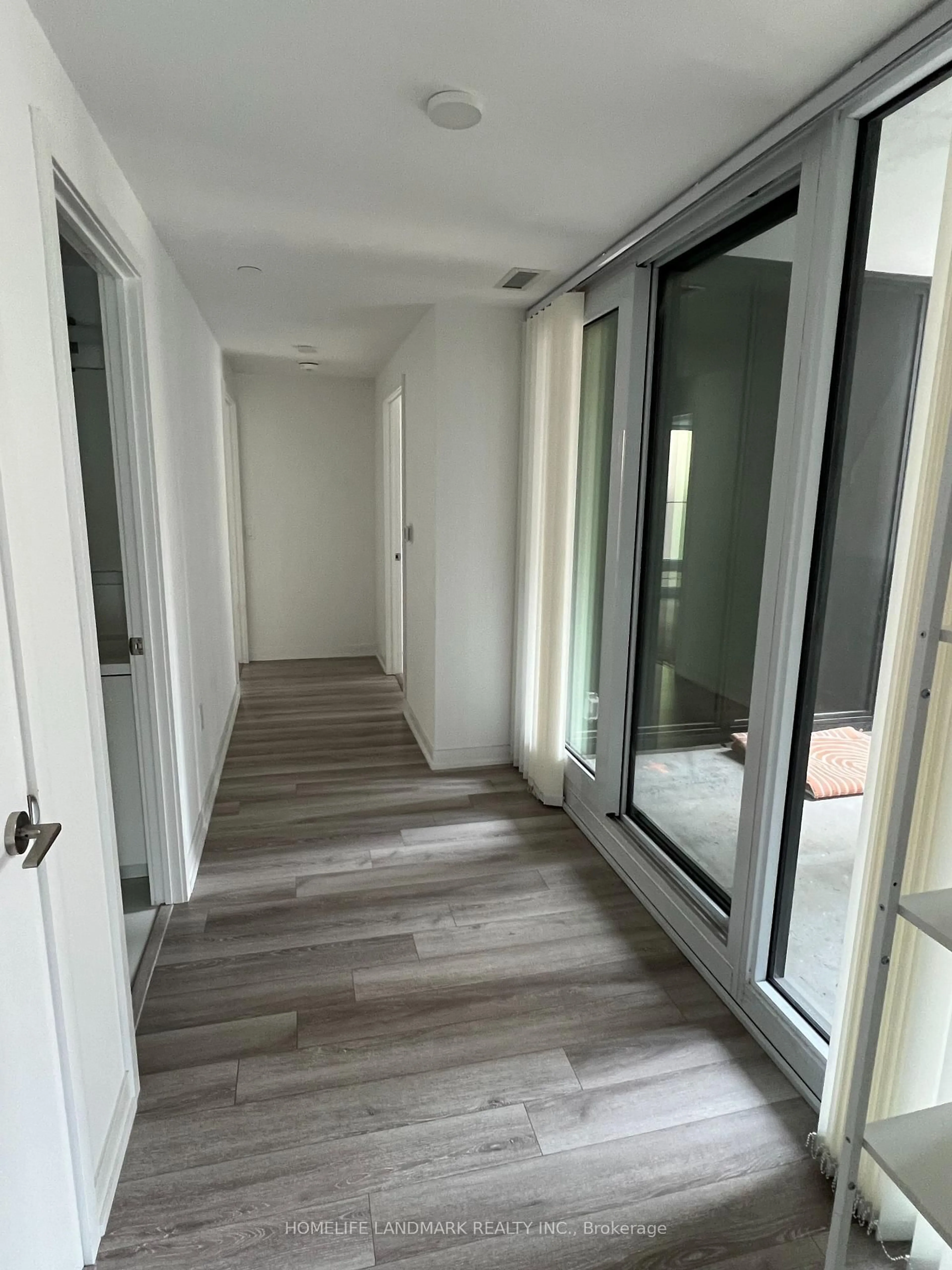 Indoor entryway for 238 Simcoe St #403, Toronto Ontario M5T 0E2