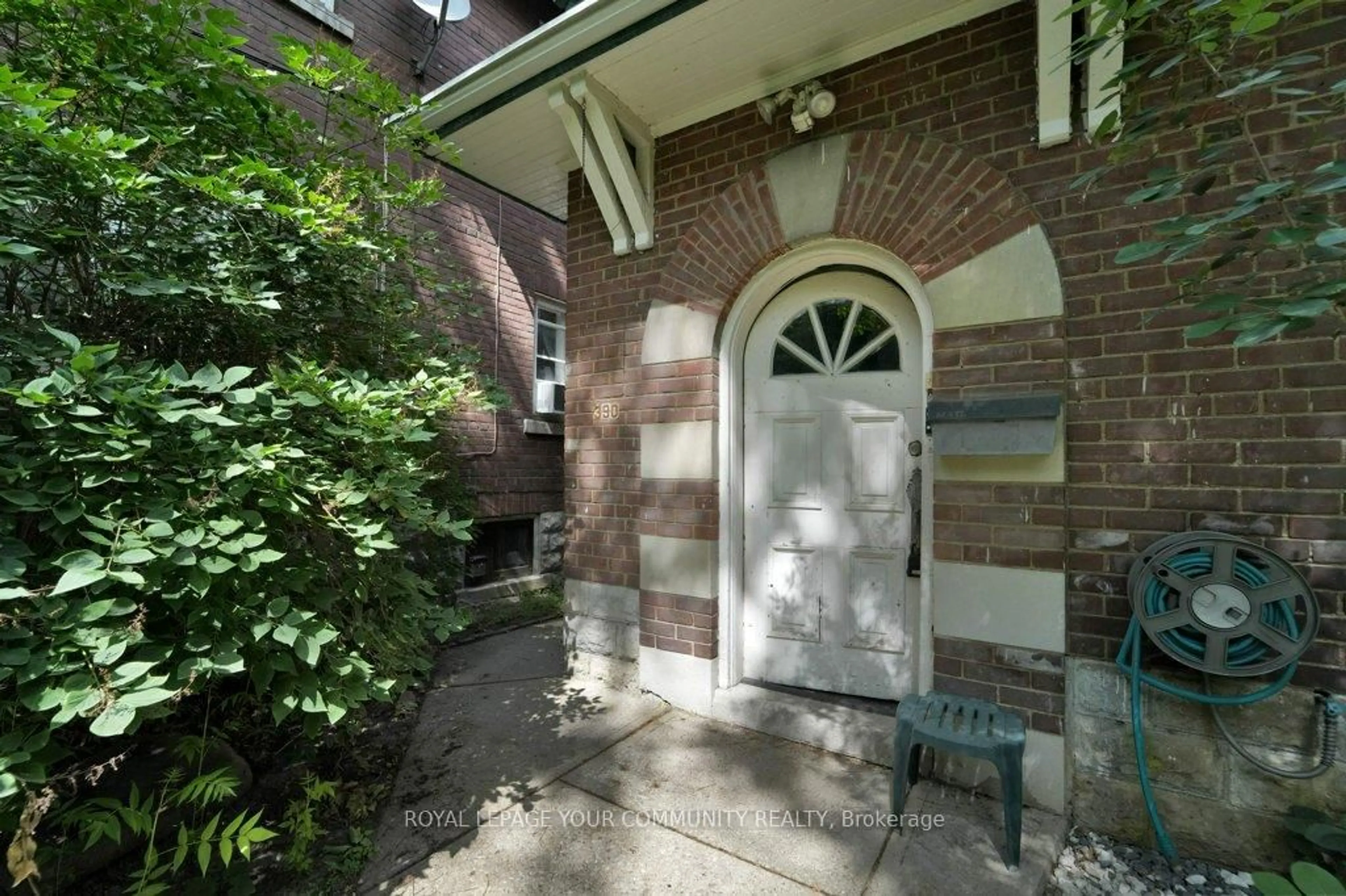 Unknown for 390 Davenport Rd, Toronto Ontario M4V 1B4