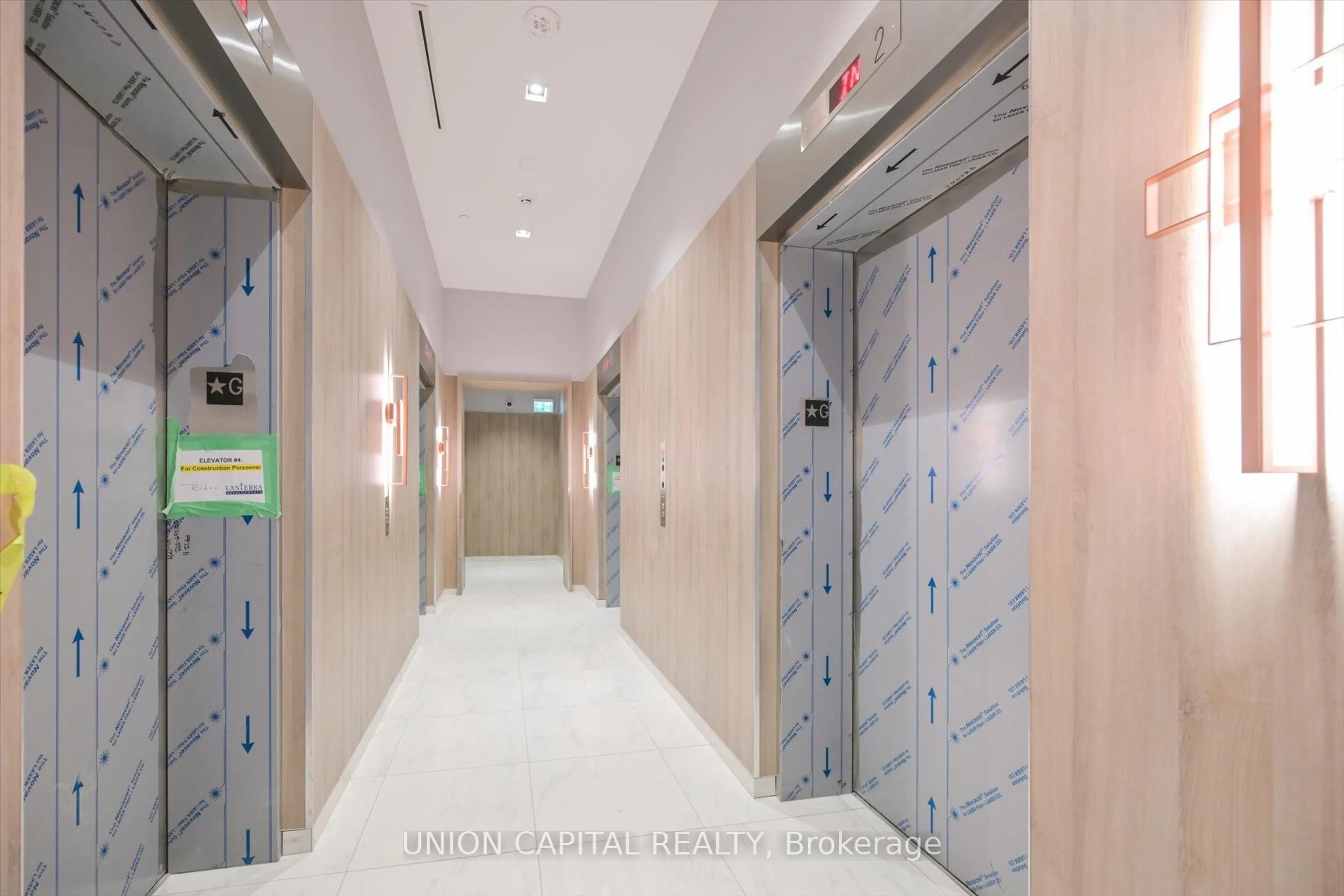 Indoor foyer for 50 O'Neill Rd #715, Toronto Ontario M3C 0R1