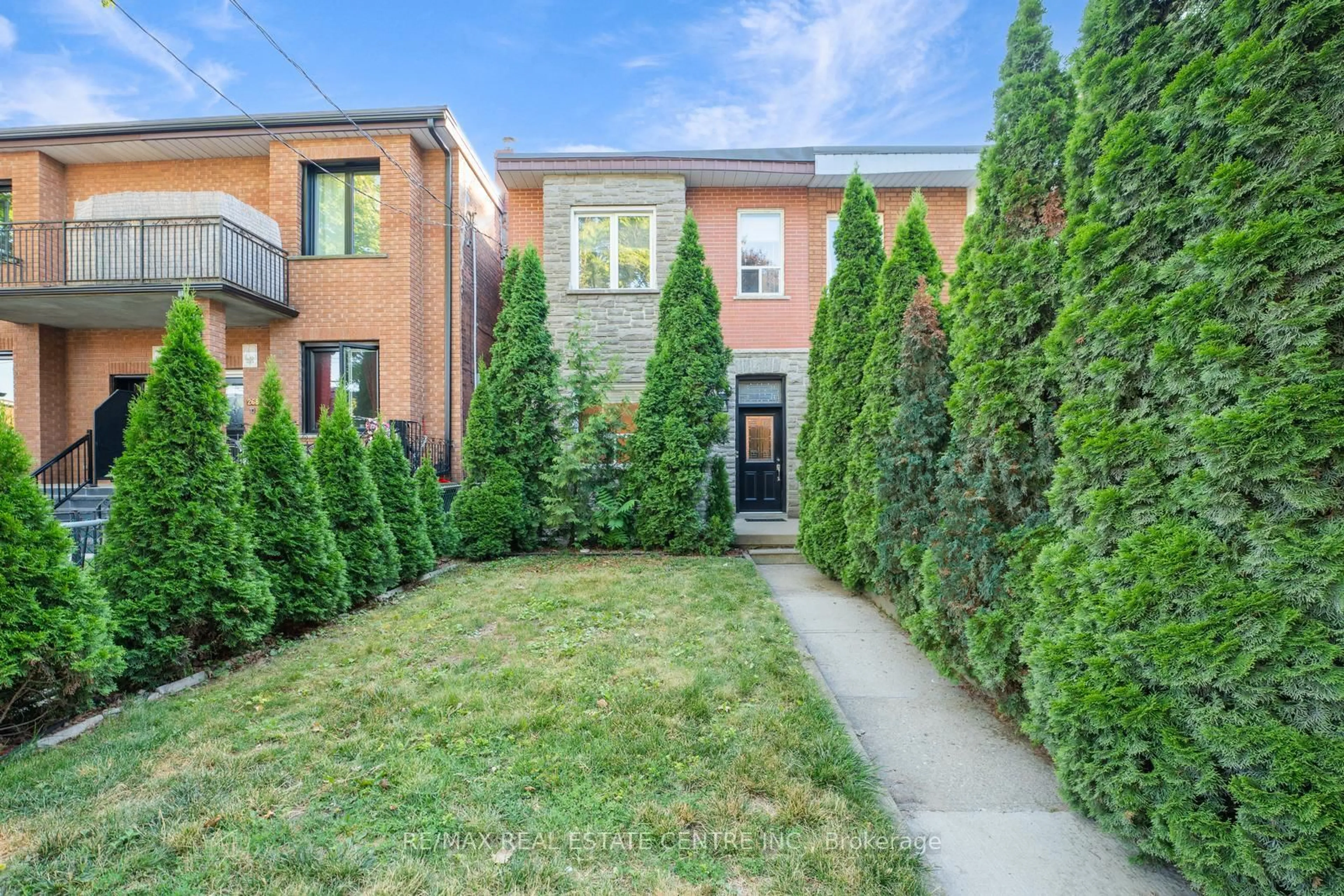 Home with brick exterior material, street for 270 Clinton St, Toronto Ontario M6G 2Y6