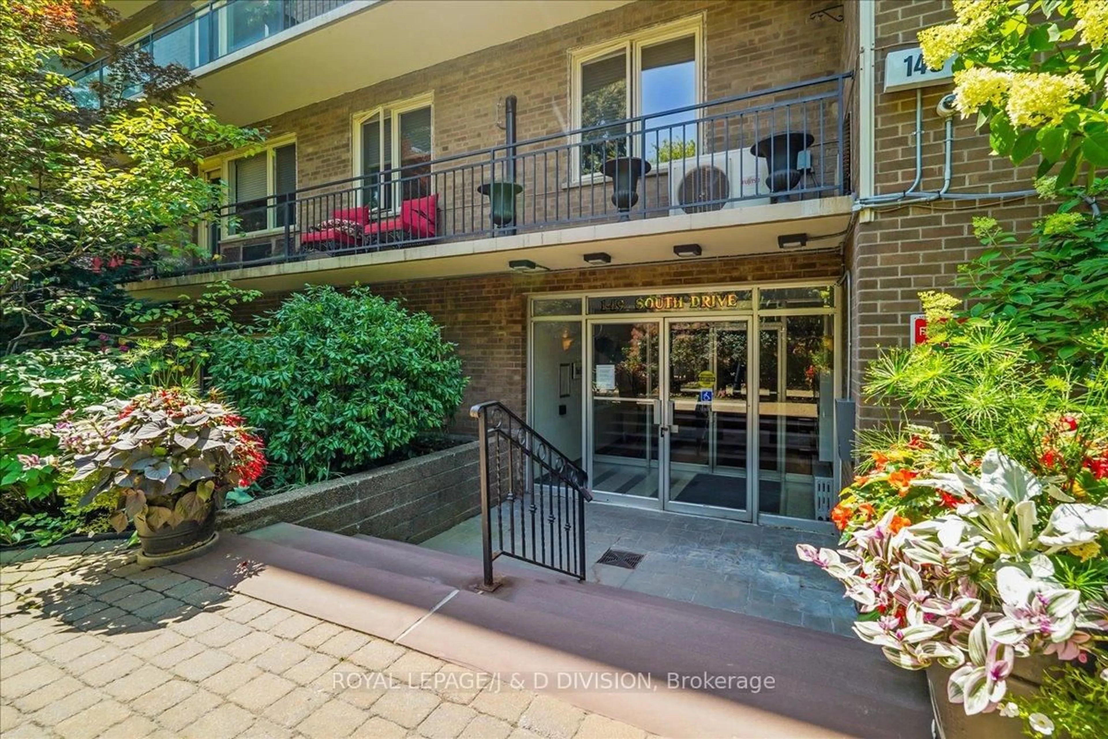 Unknown for 149 South Dr #203, Toronto Ontario M4W 1S3