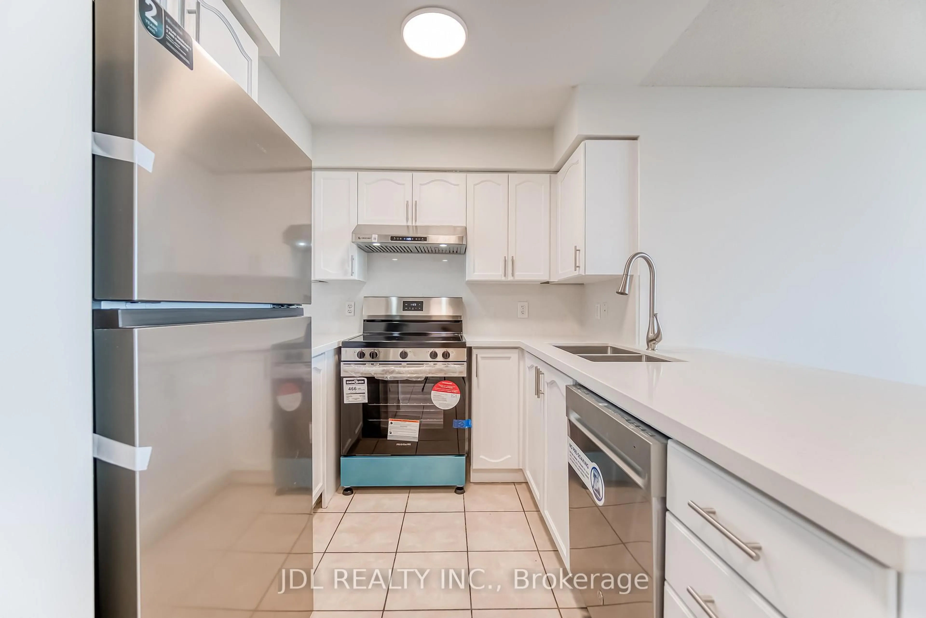 Standard kitchen, unknown for 18 Spring Garden Ave #3706, Toronto Ontario M2N 7M2