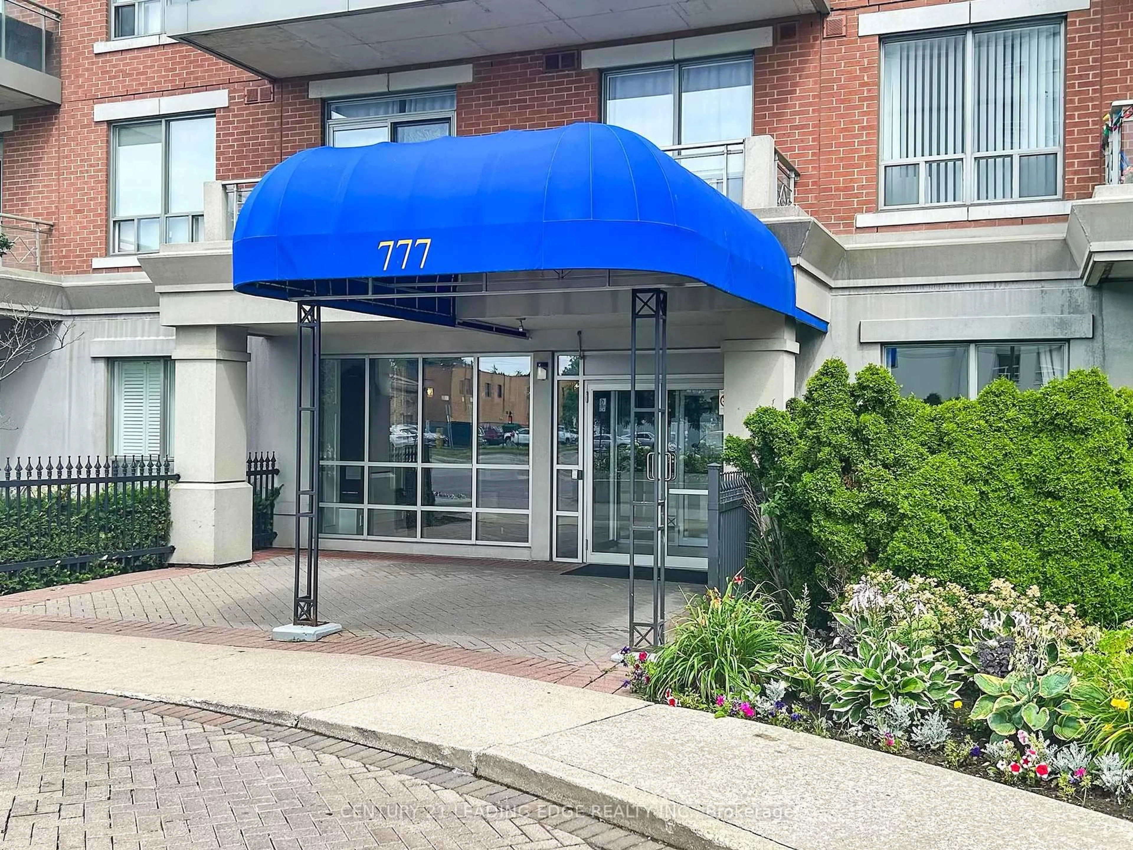 Indoor foyer for 777 STEELES Ave #LPH6, Toronto Ontario M2R 3Y4
