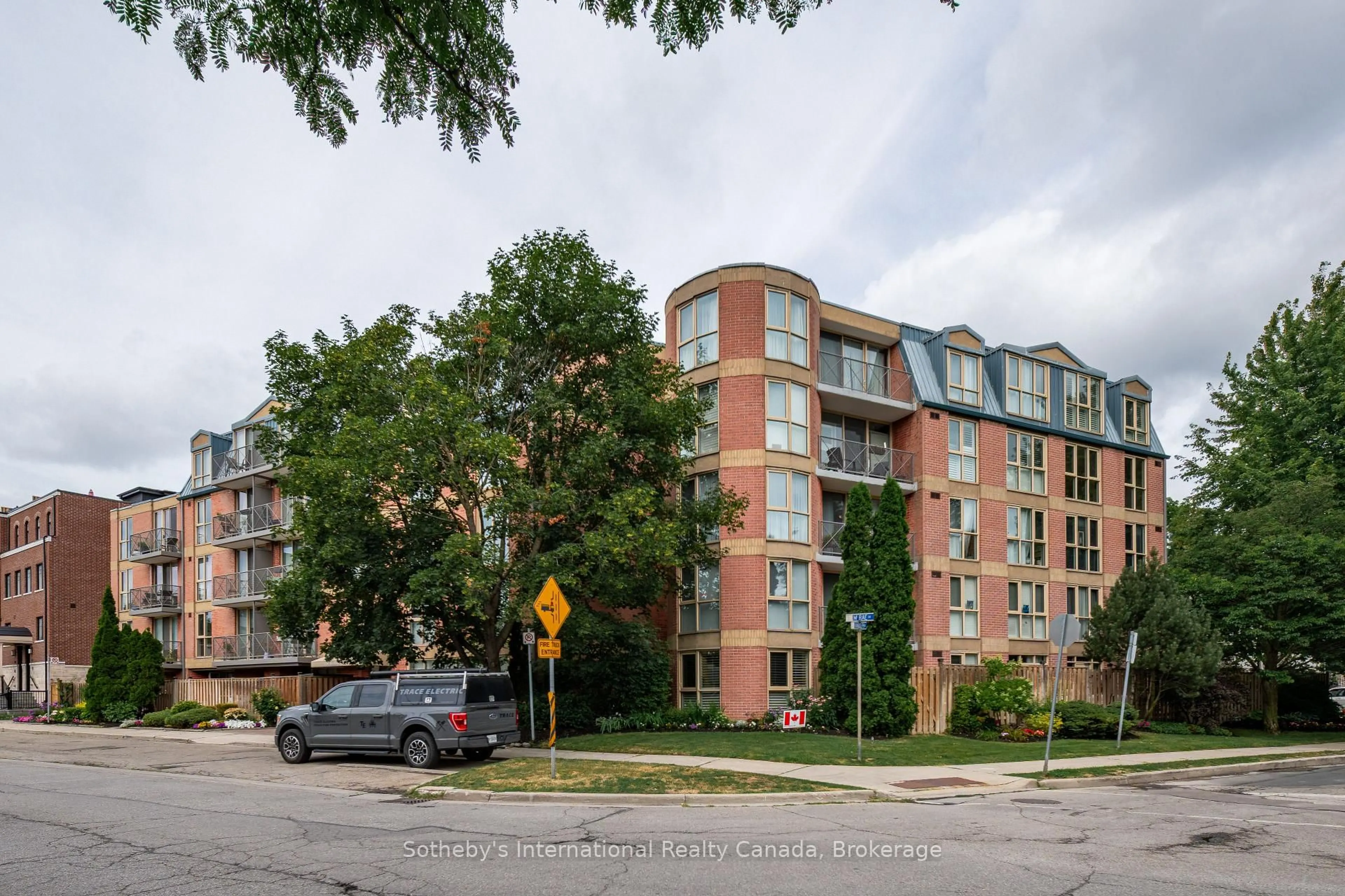 Unknown for 356 McRae Dr #508, Toronto Ontario M4G 4G4