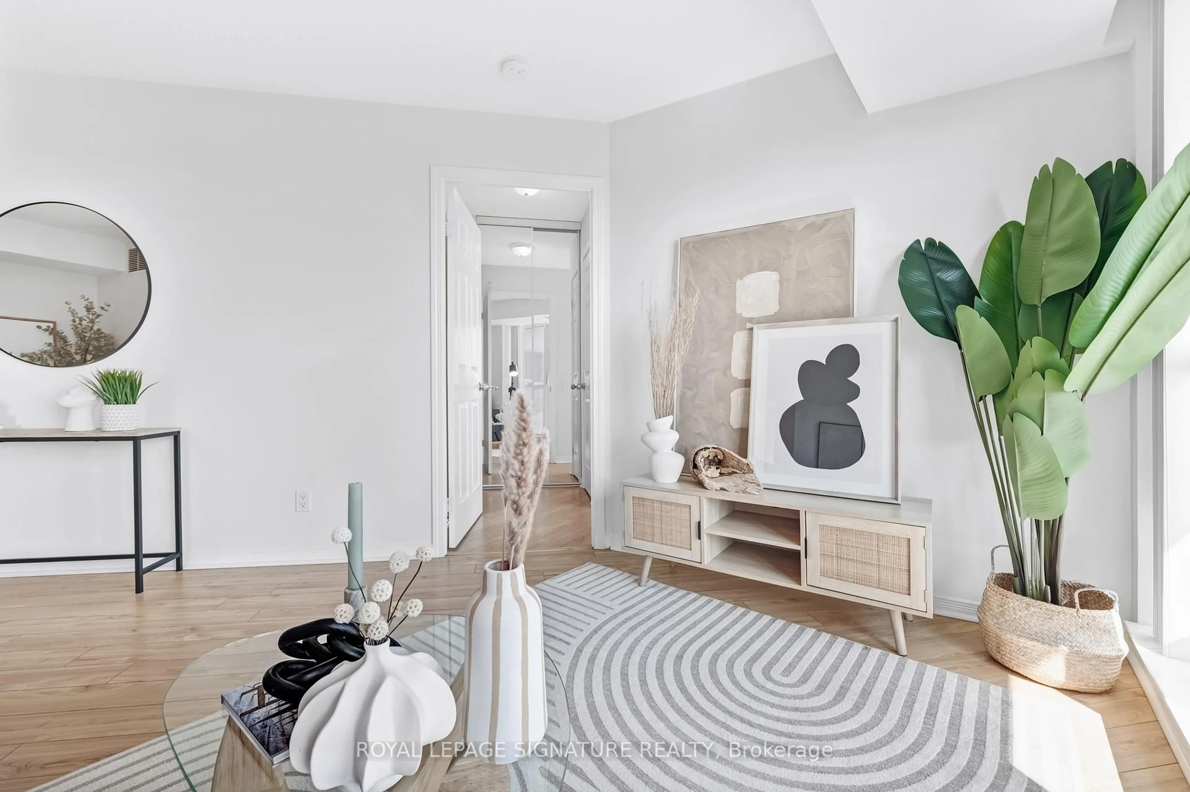 Indoor entryway for 30 Harrison Garden Blvd #2703, Toronto Ontario M2N 7A9