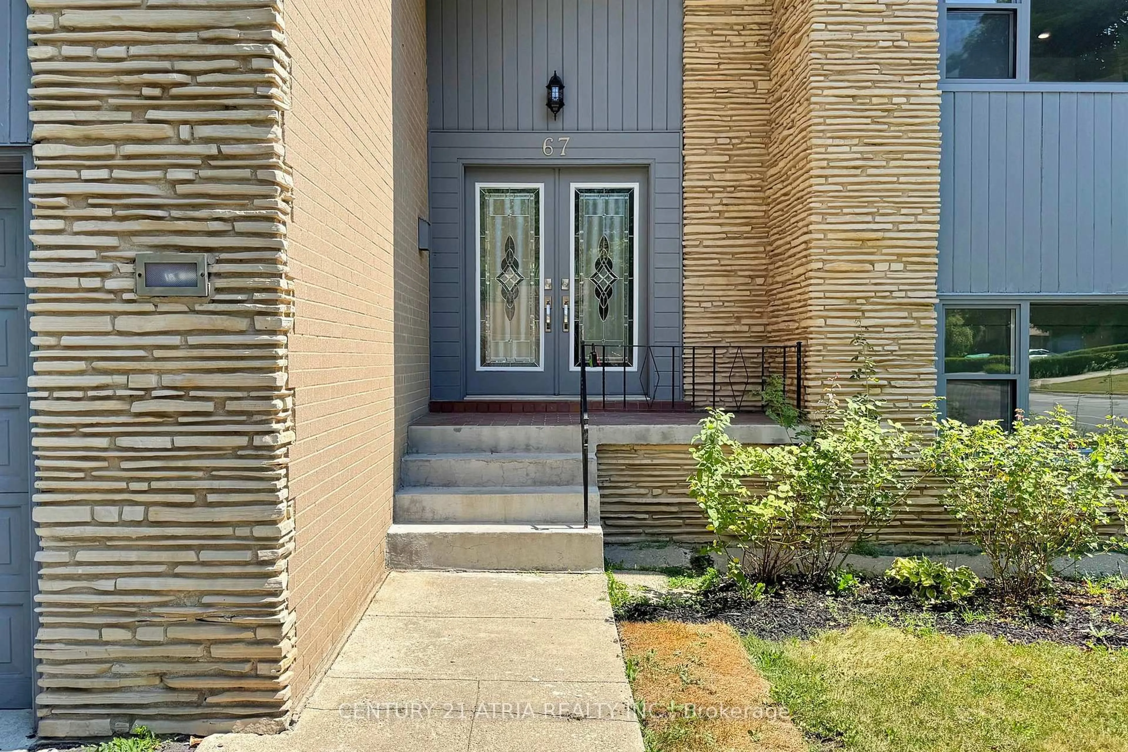 Indoor entryway for 67 Chelmsford Ave, Toronto Ontario M2R 2W5