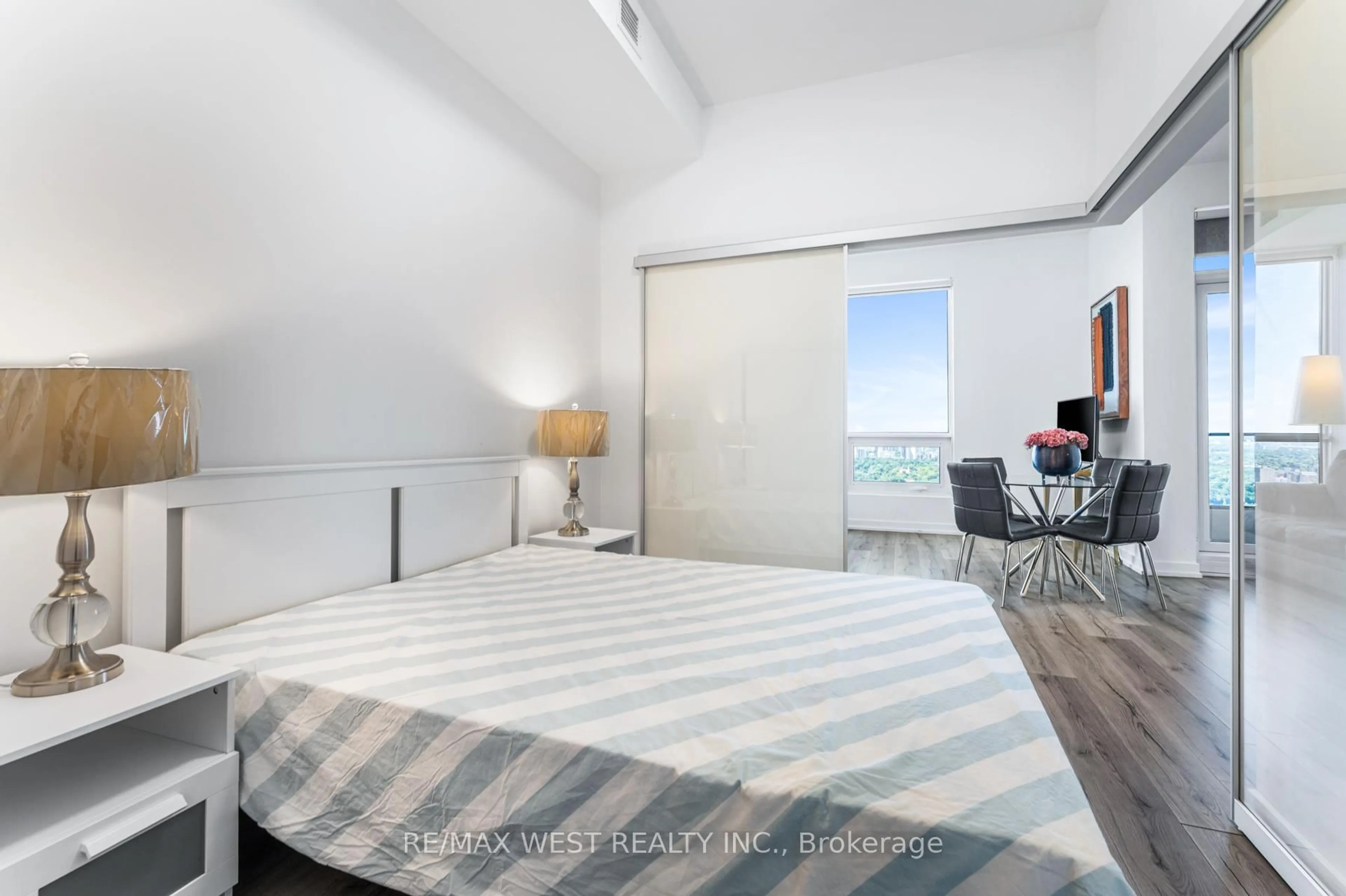 Bedroom with bed, unknown for 395 Bloor St #5005, Toronto Ontario M4W 1H7